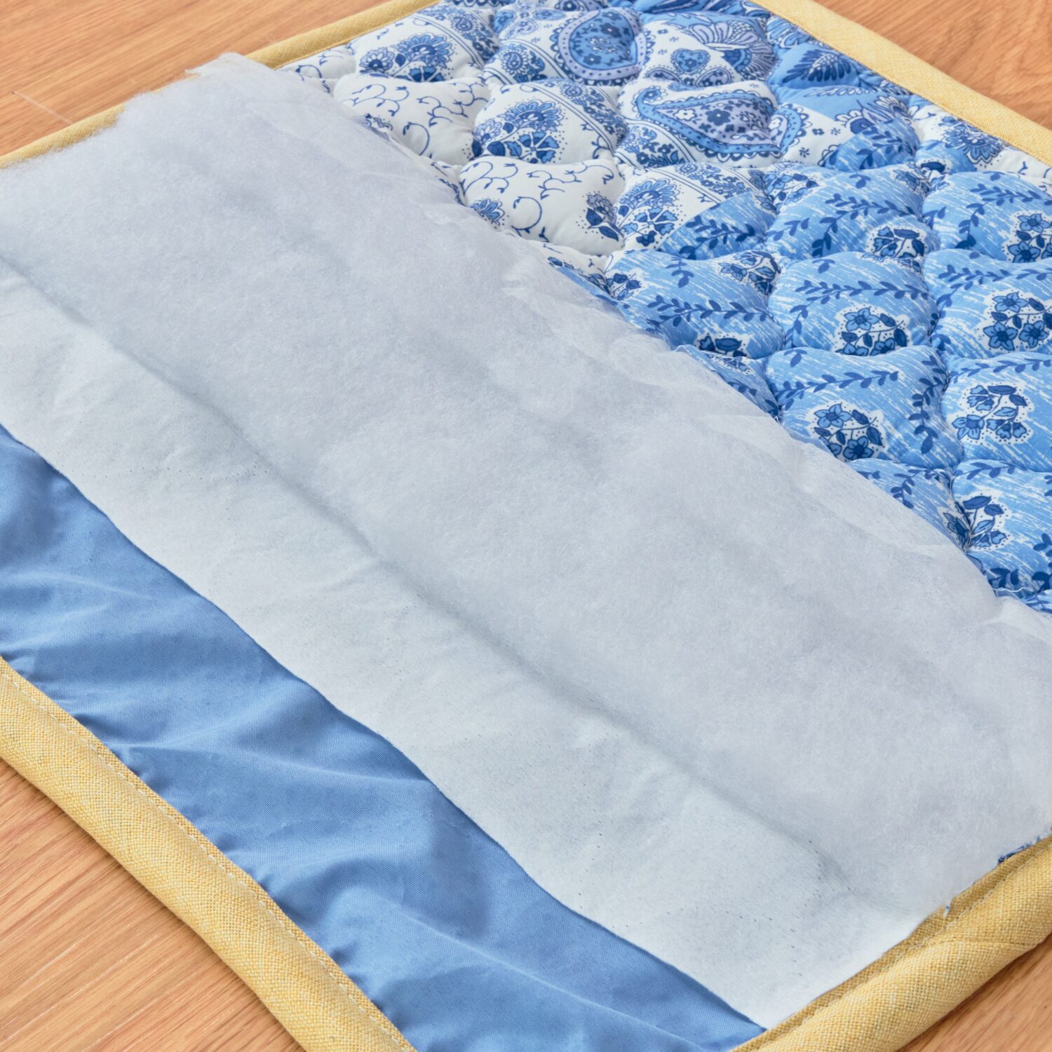 モリリン ＤＲＹ＆ＤＥＯ 除湿・消臭・接触冷感 ひんやりさらさら キルトラグ ＜１９０×２４０ｃｍ＞