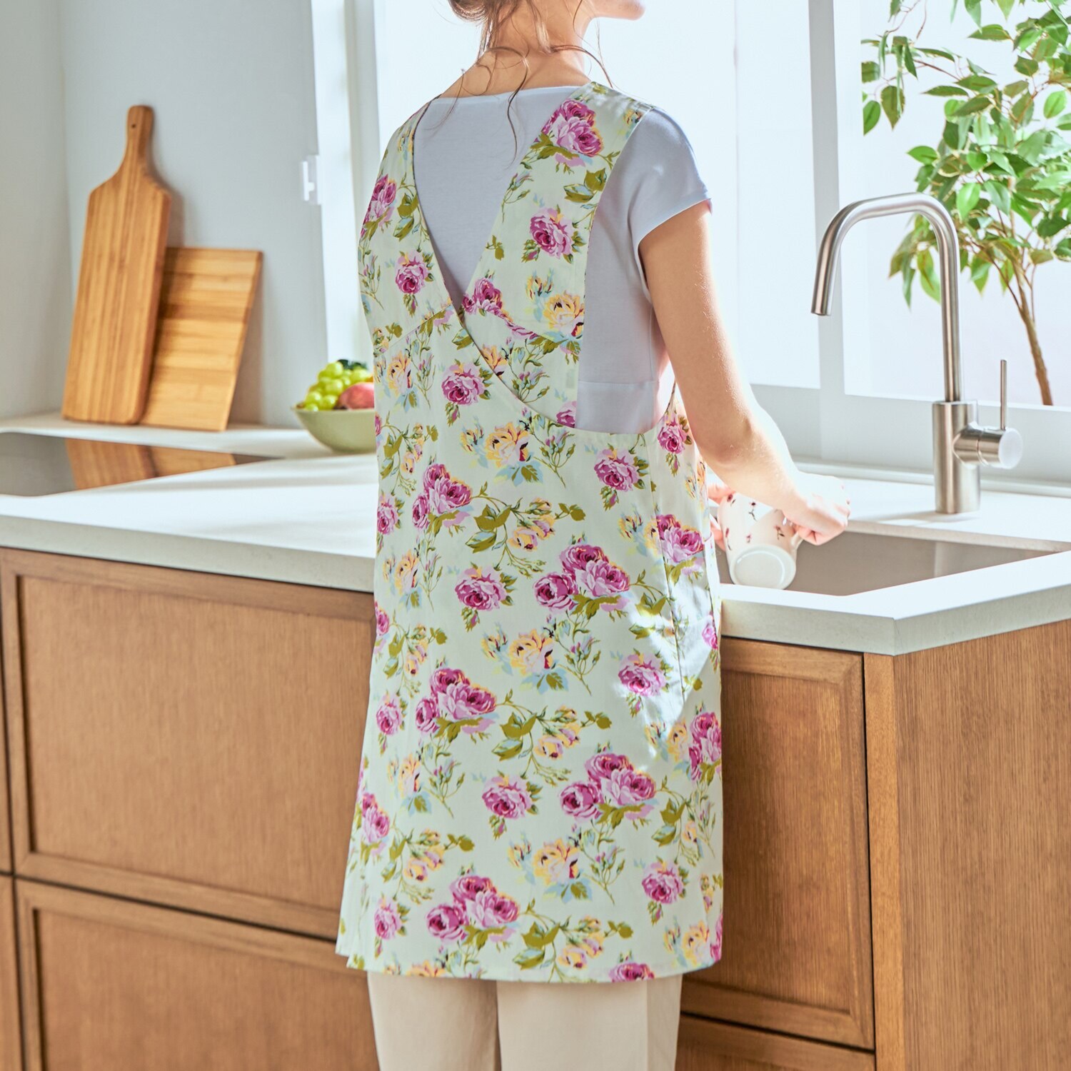 ローラアシュレイ コットン１００％ はっ水エプロン クチュールローズ柄