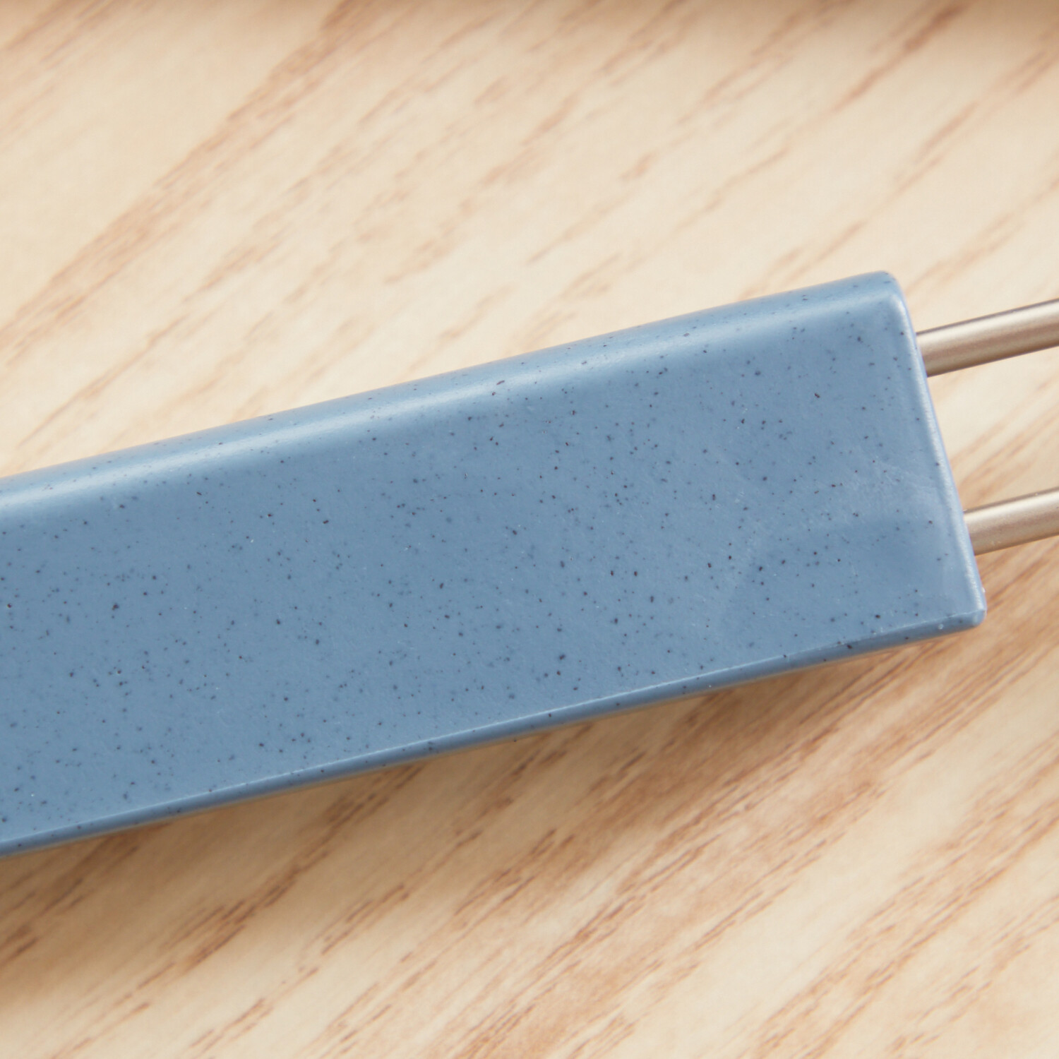 特許取得クリップ！ ずり落ちづらく、 幅広い種類のボトムスに グリップクリップハンガー ８本セット