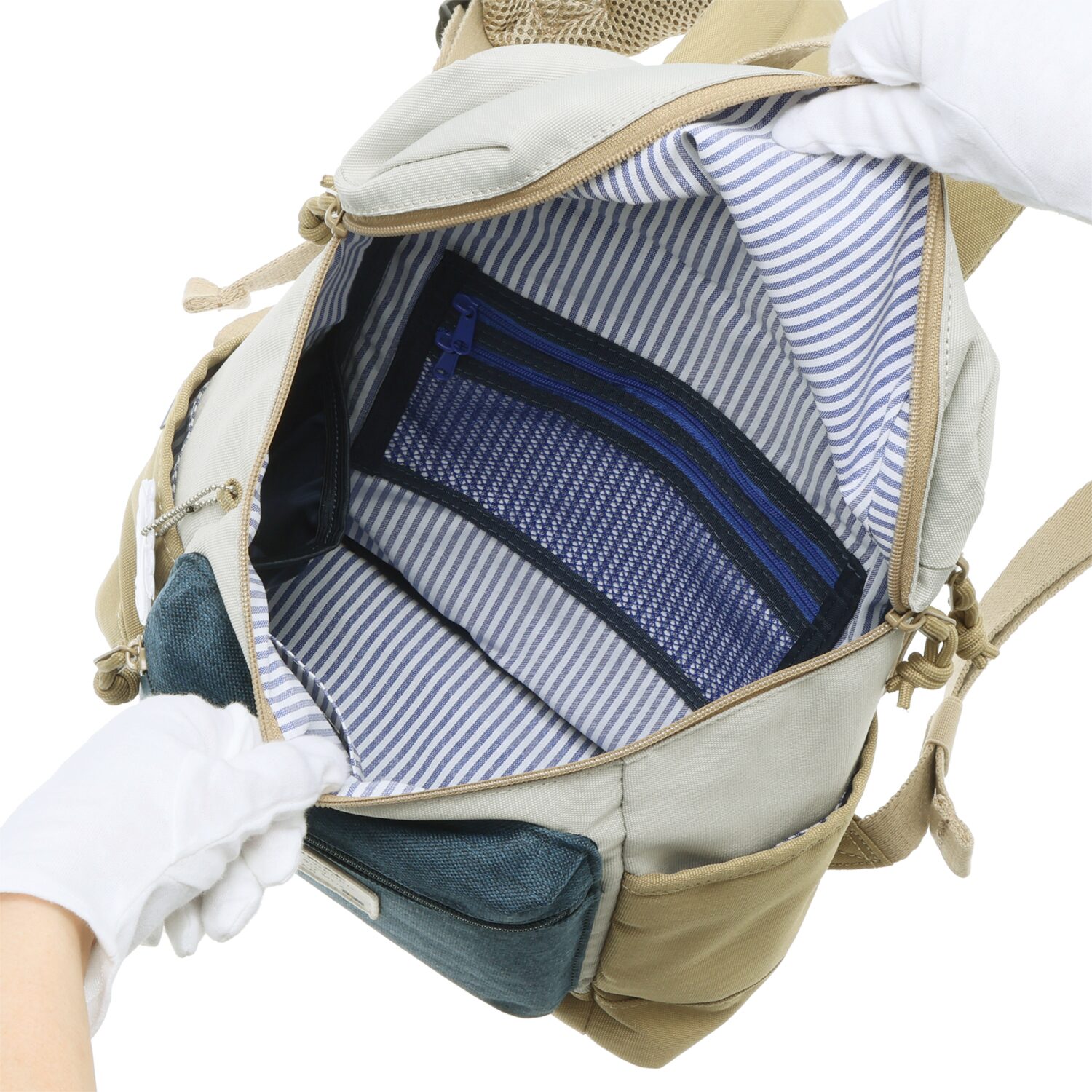 モズ 見た目以上の収納力！ スクエアシルエットで ムダなく収まる ミニリュック