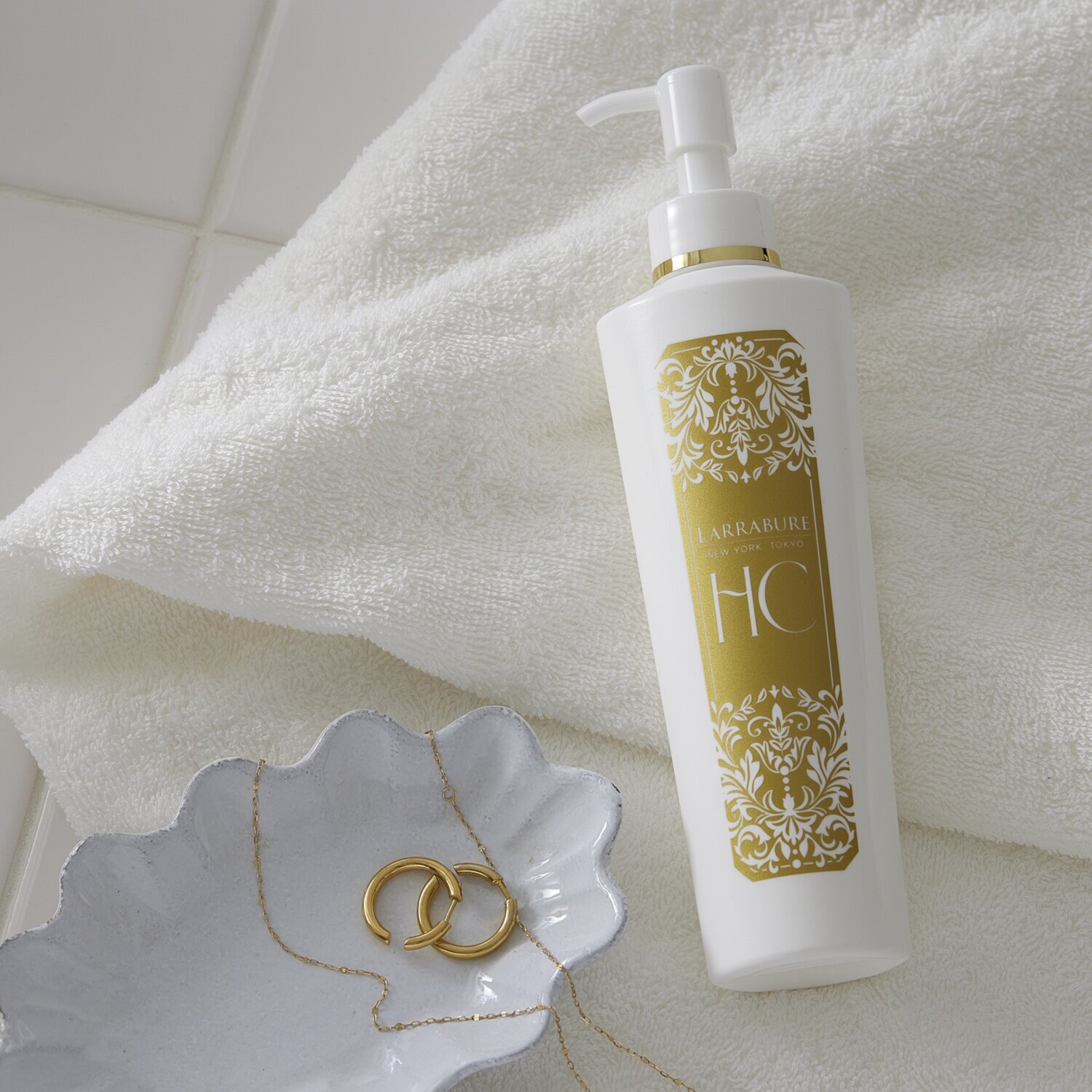 ララビュウ 美容成分９９．２％配合 先端技術のミセラー技術で メイクや汚れを落とす ＨＣ　モイスト　クリア クレンジングミルク ２本セット 