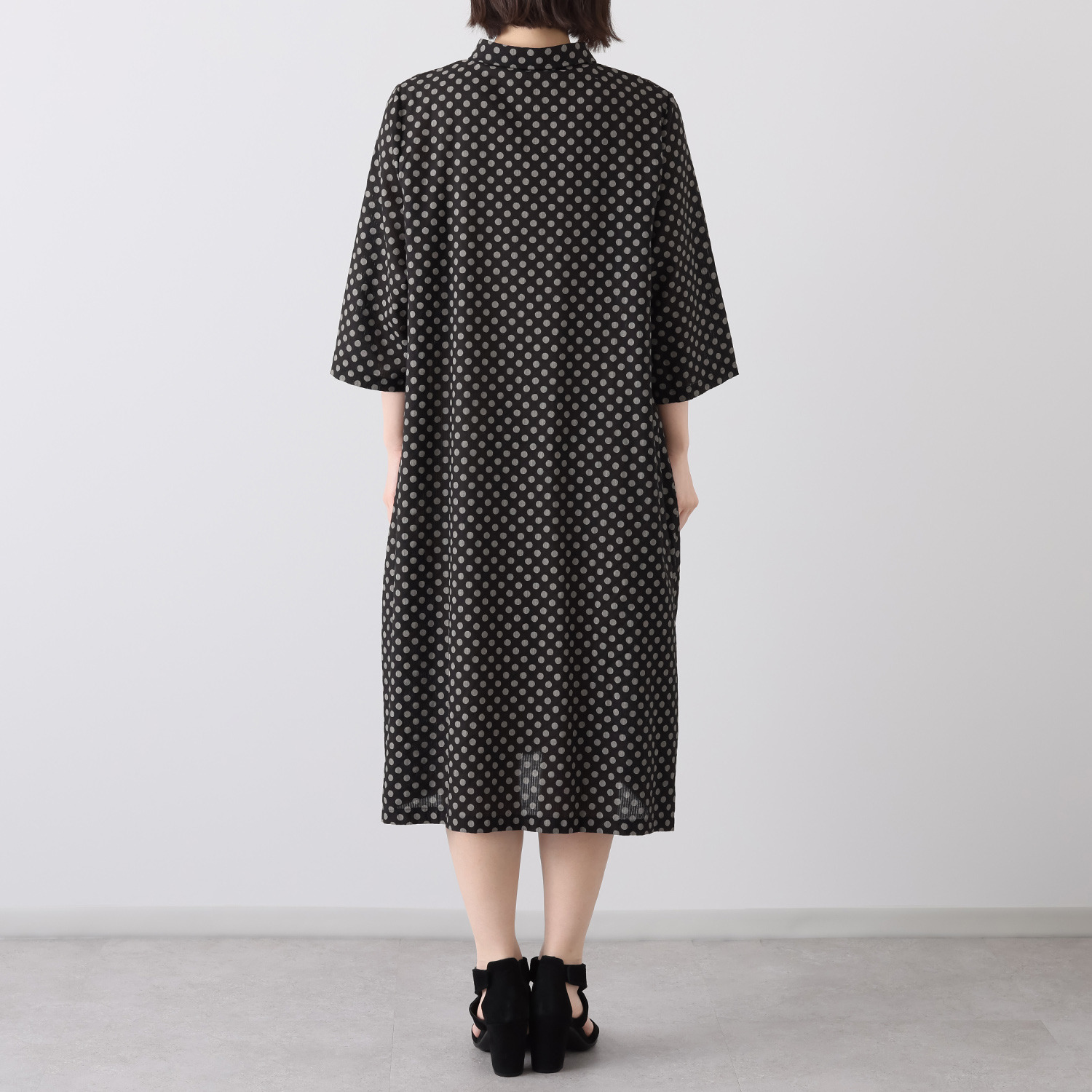 コイビトミサキ　ブラック ドット柄プリント シャツワンピース