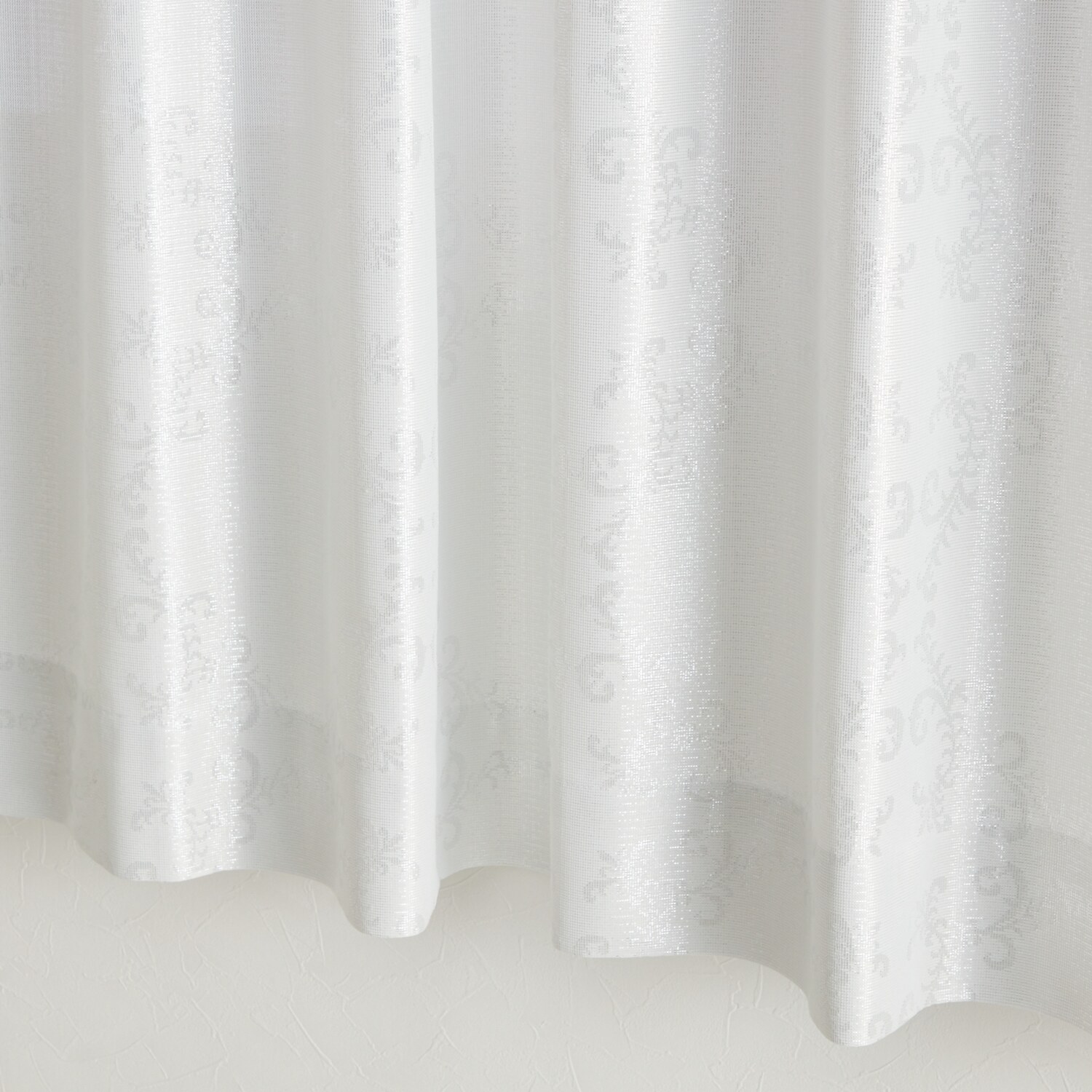 エコファインレース 遮熱＆ＵＶカット効果で 日差しからお部屋を守る！ オーナメントリース柄 日本製カーテン２枚組 ＜１００×１３３ｃｍ＞