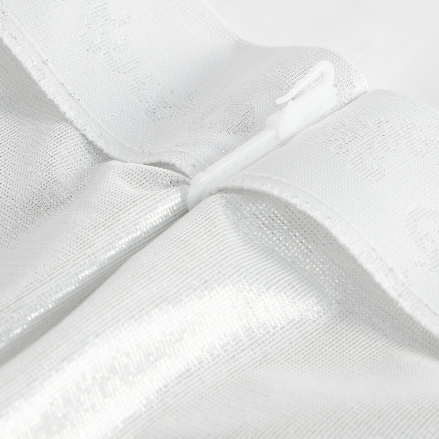 エコファインレース 遮熱＆ＵＶカット効果で 日差しからお部屋を守る！ オーナメントリース柄 日本製カーテン２枚組 ＜１００×１７６ｃｍ＞