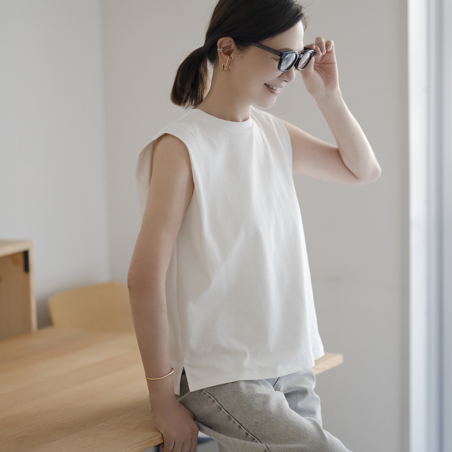 イロプライム 肩タックデザイン ノースリーブプルオーバー