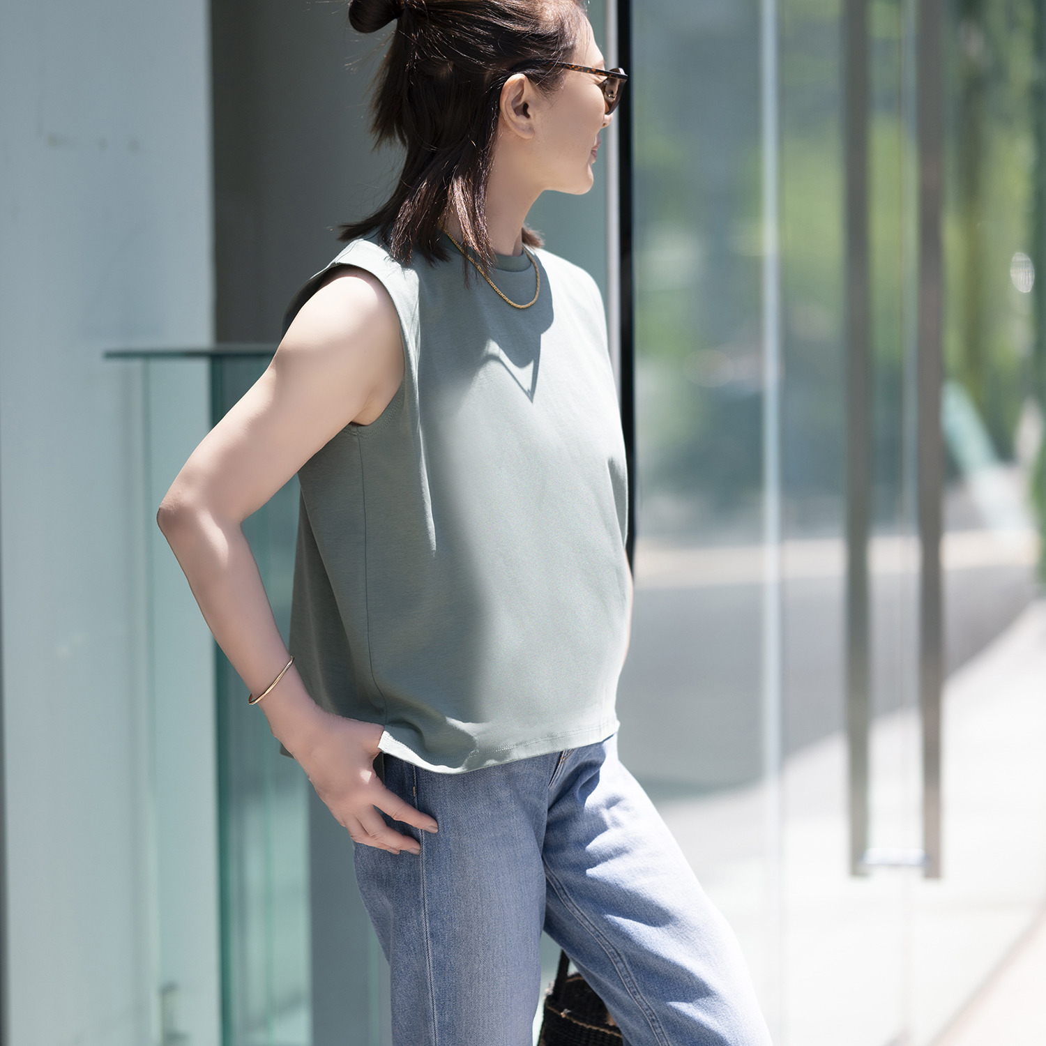 イロプライム 肩タックデザイン ノースリーブプルオーバー