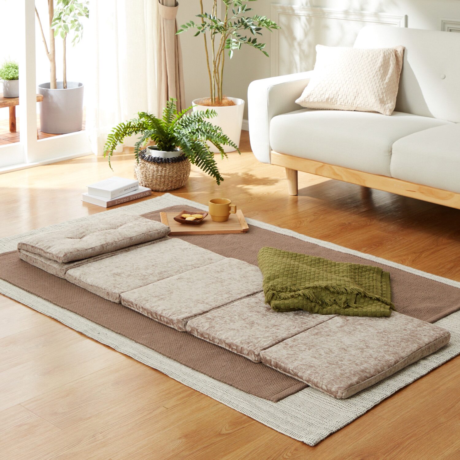 くつろぎシーンを快適に！ シェニール織 ５つ折りお昼寝マット