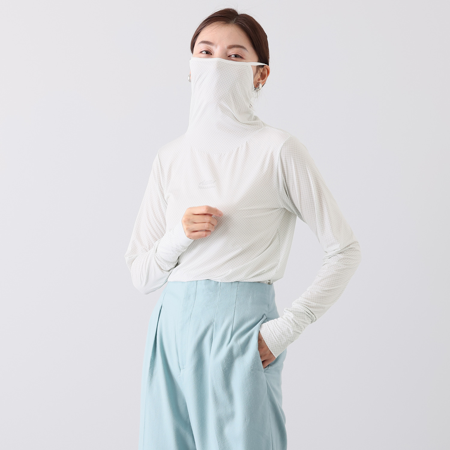 アクティバイタルライフ 着て暑さ対策！ 衣類内の気候の 快適化を目指した フェイスガード付 冷感ウェア