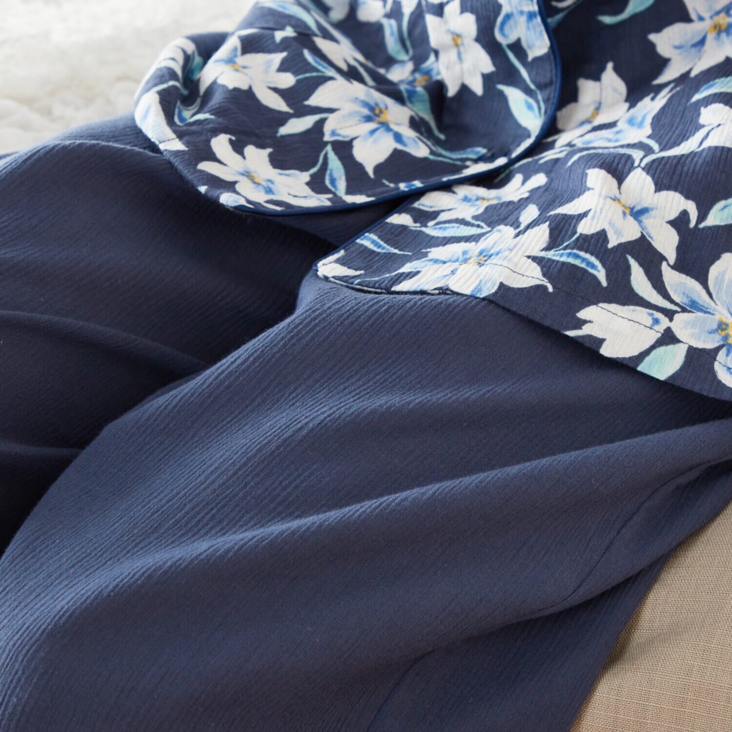 ＷＩＮＤ 高島ちぢみ ストレッチ楊柳 ユリ柄パジャマ