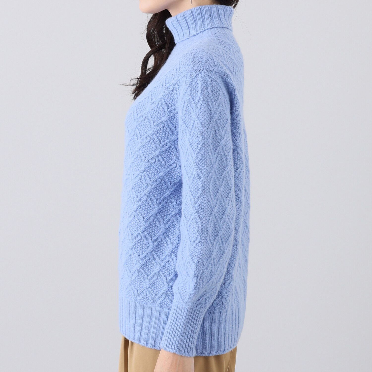 ルーエン　ローズ 日本製 内モンゴル産 カシミヤ１００％ フラワーバスケット柄 ハイネックプルオーバー