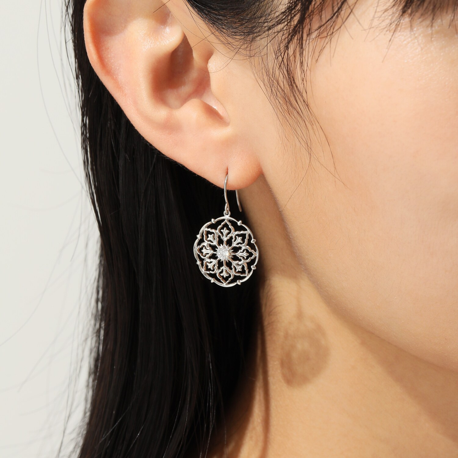 ステングレイス サージカルステンレス プレシオサ社製ＣＺ アラベスクデザイン スウィングピアス