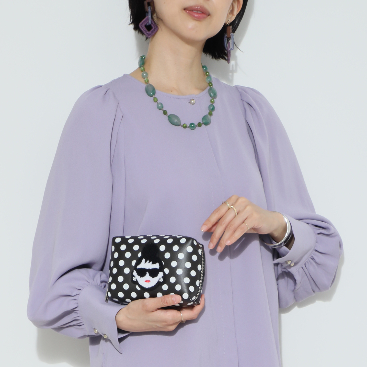 ハッピーフェイス ポケットで収納上手！ レディーエマ 相良刺しゅう レザー風ポーチ