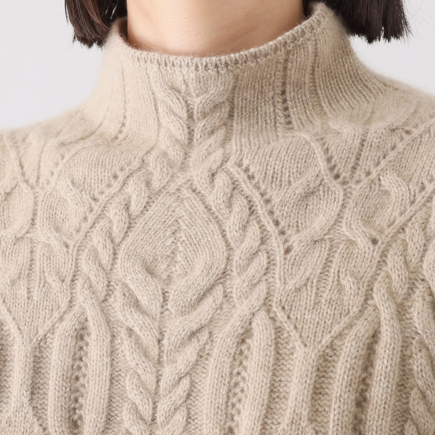 ネイチャーズ 無染色カシミヤ ケーブル編 ボトルネックプルオーバー