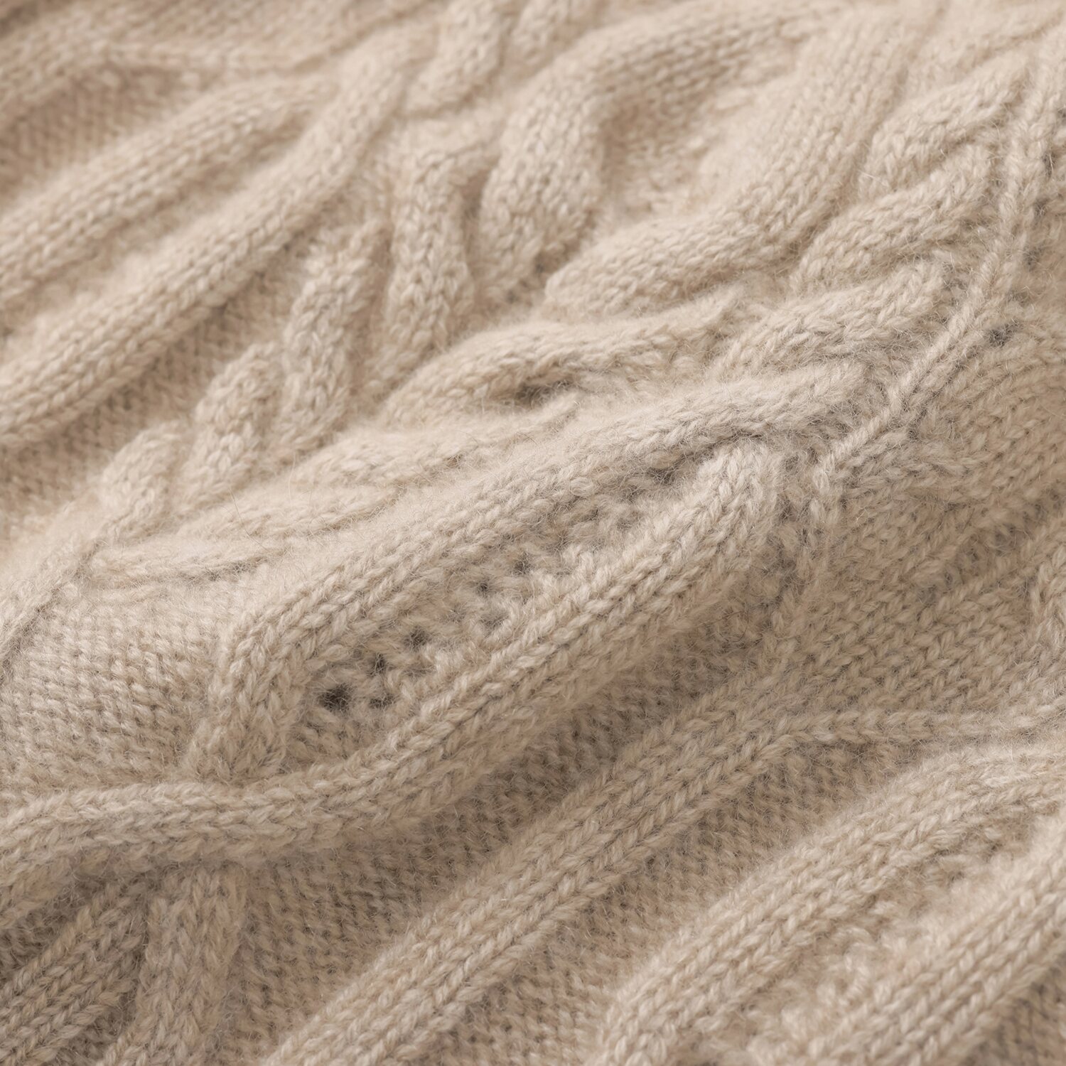 ネイチャーズ 無染色カシミヤ ケーブル編 ボトルネックプルオーバー