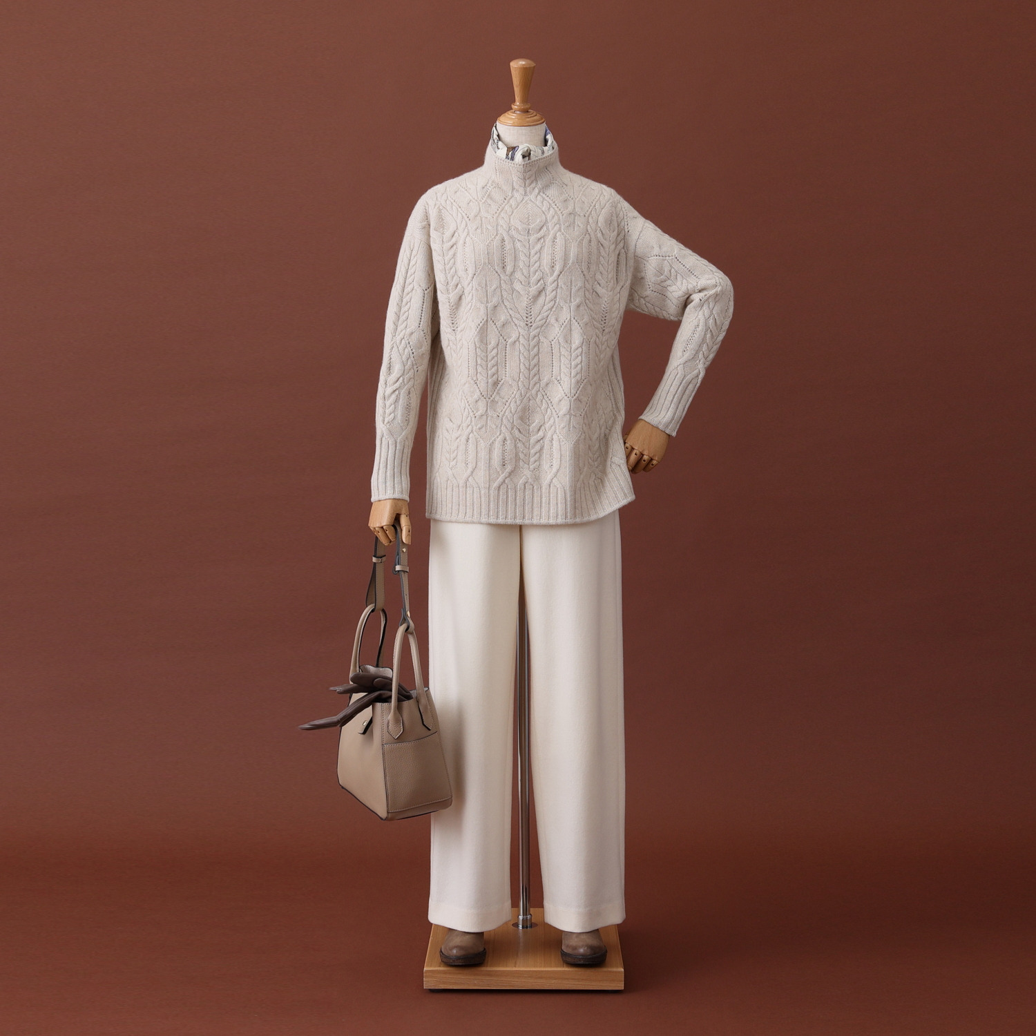 ネイチャーズ 無染色カシミヤ ケーブル編 ボトルネックプルオーバー