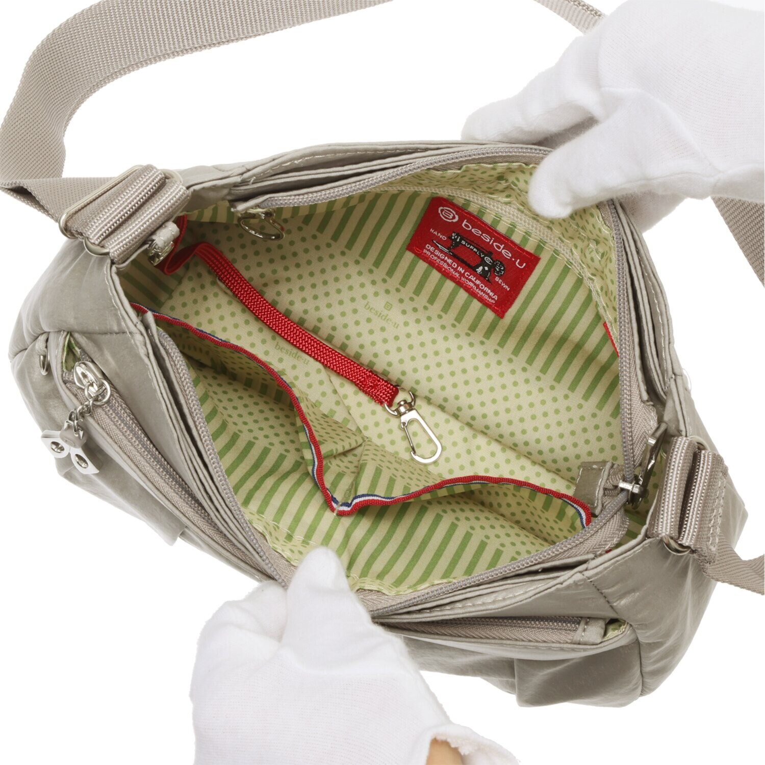 ビサイユ はっ水 “タック＆プリーツ” コロンと可愛い あおりポケット付 ショルダーバッグ