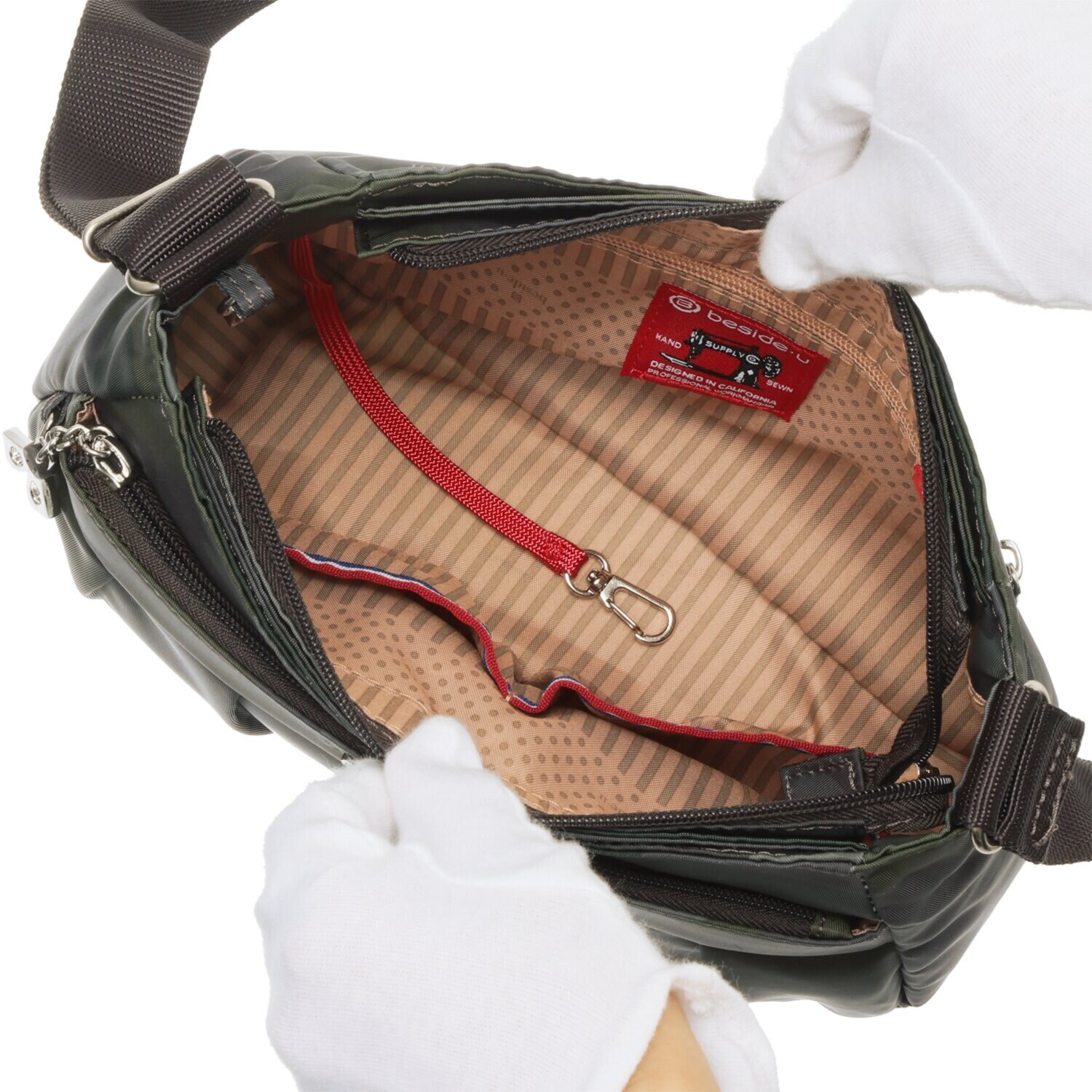 ビサイユ はっ水 “タック＆プリーツ” コロンと可愛い あおりポケット付 ショルダーバッグ