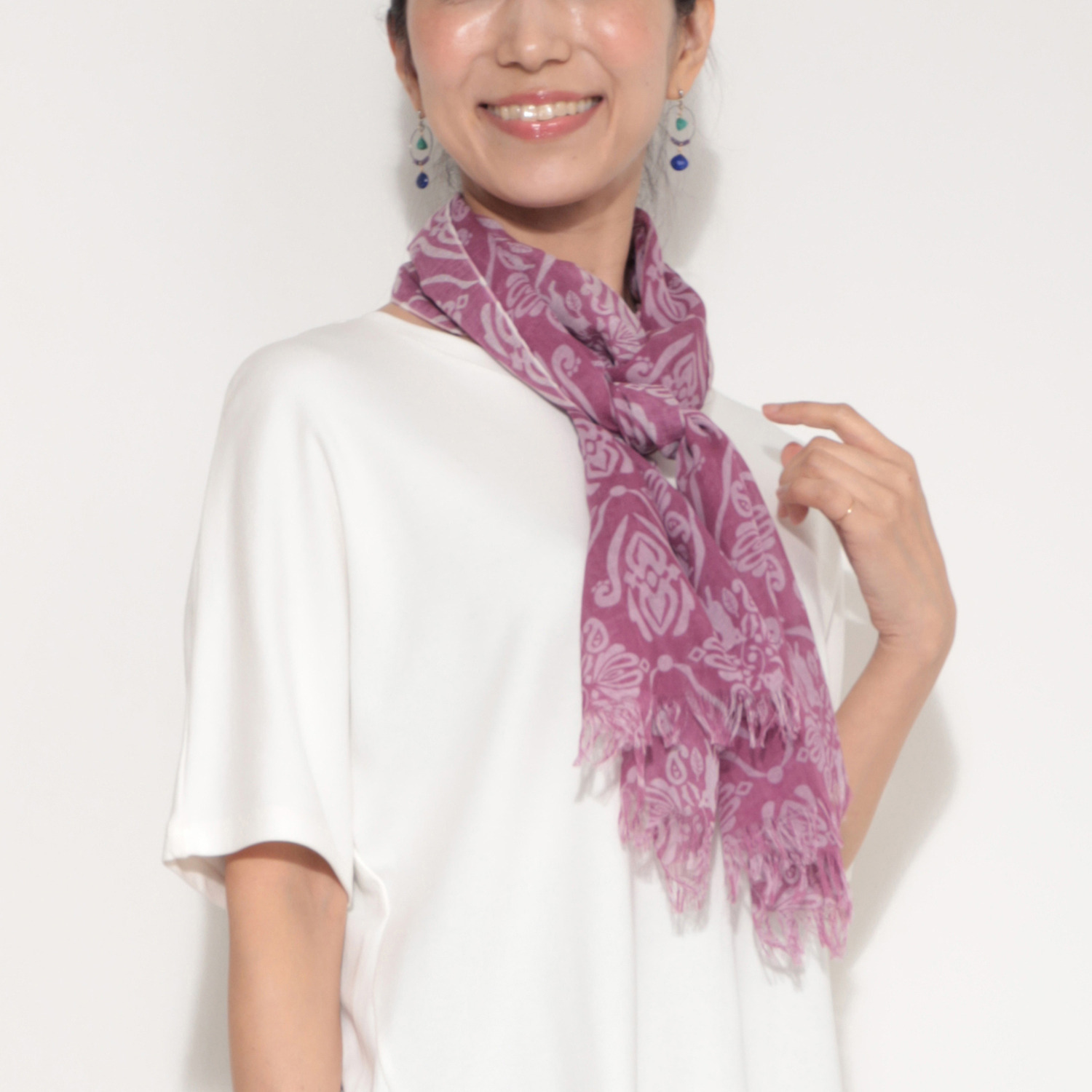 アオネコ 軽くて柔らかい シルク混スカーフ ＜保護ネコ寄付チケット 　４００円分付＞