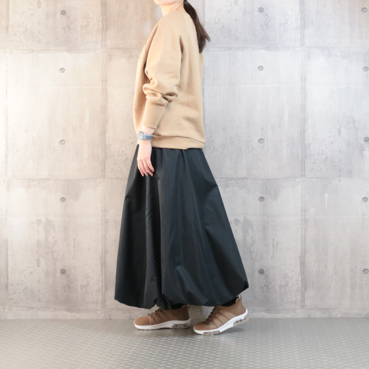 モズ ふわふわニット使用 ダブルエアソール 軽量スニーカー