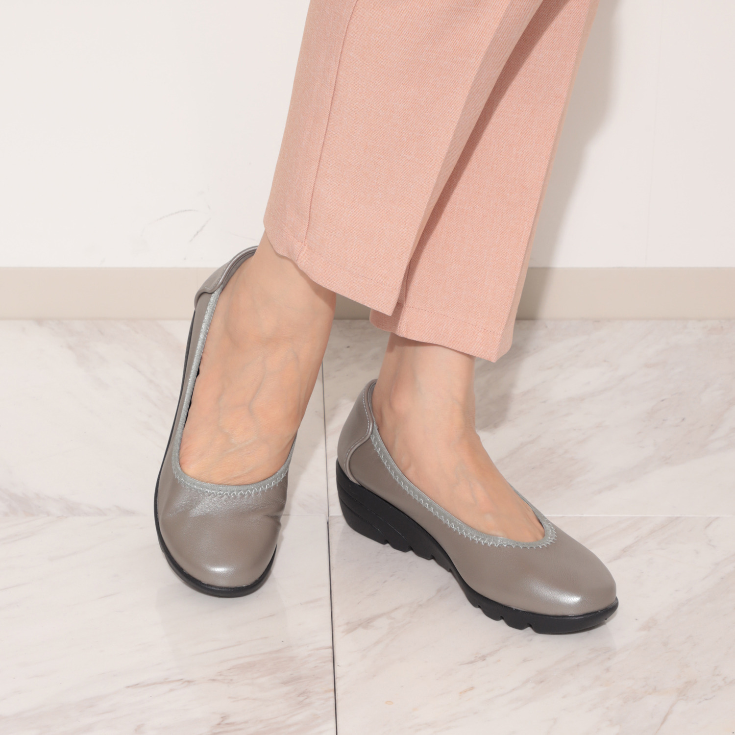 ブランコワール ジャパンメイド 羊革 超軽量 厚底パンプス