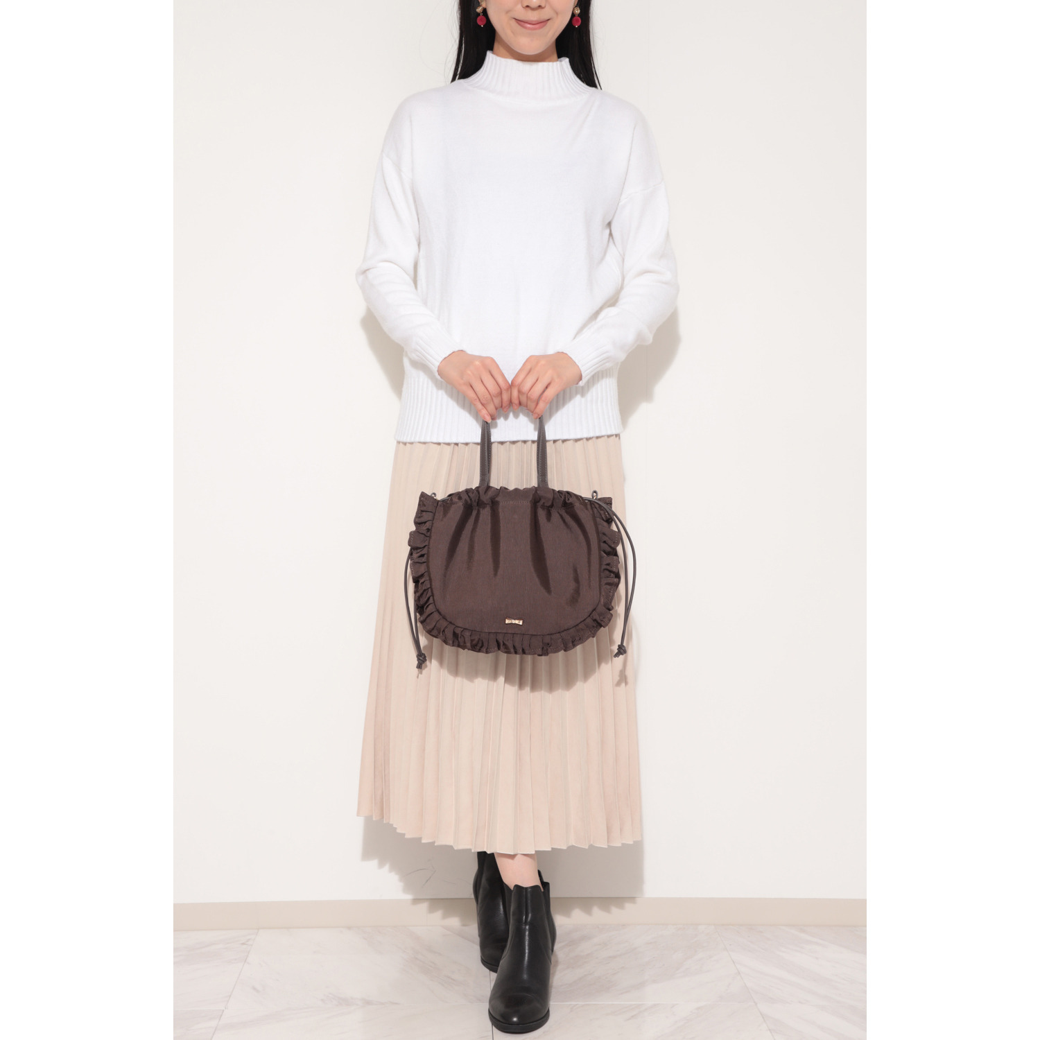 クーコ シャイニーグログラン マルチウェイ フリルバッグ