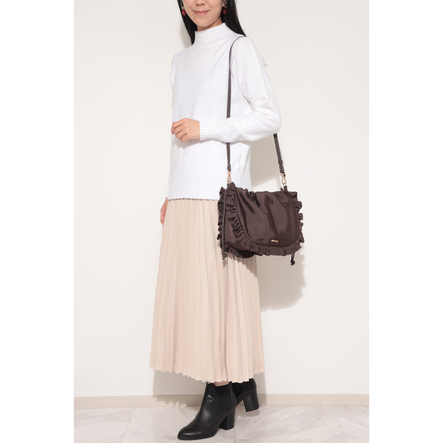 クーコ シャイニーグログラン マルチウェイ フリルバッグ