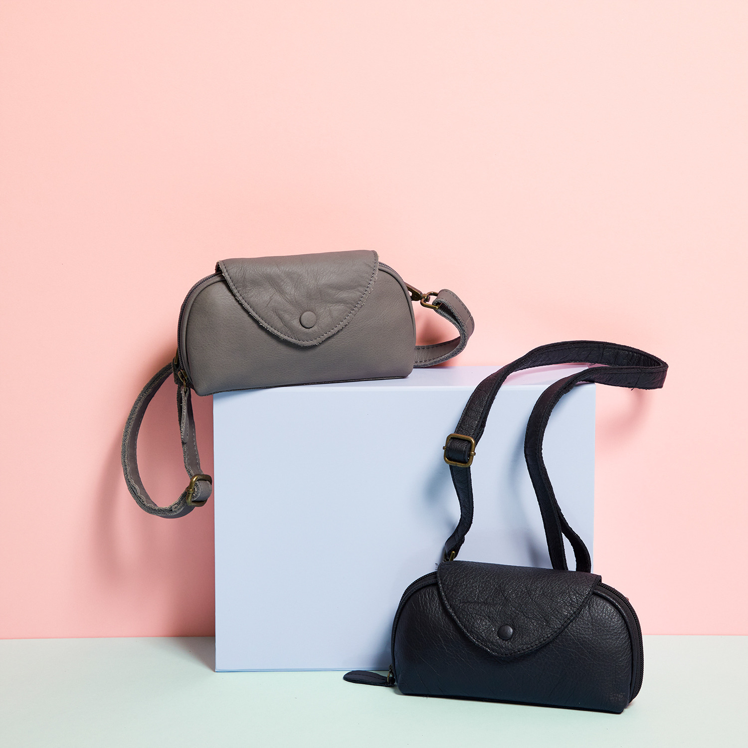 エスタシオン 本革 ショルダーポーチ