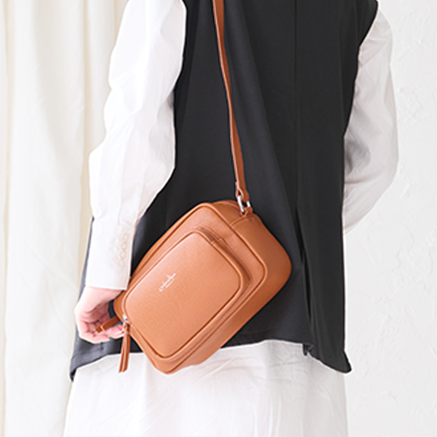 リズデイズ フェイクレザー ラウンド ミニショルダーバッグ