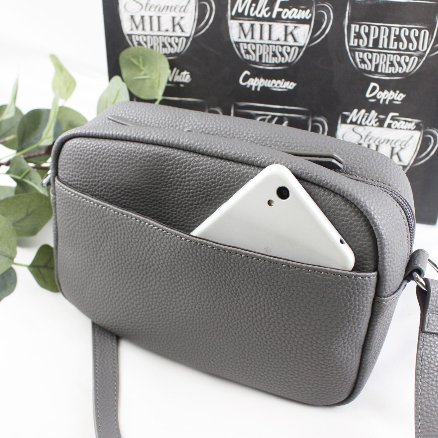 リズデイズ フェイクレザー ラウンド ミニショルダーバッグ