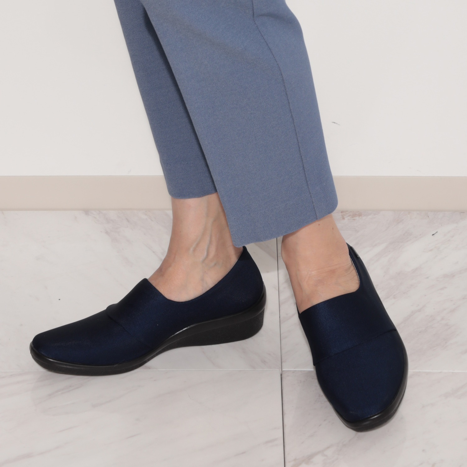 トップドライ 天気予報を気にせず履ける 切り替えデザイン ソフトパンプス