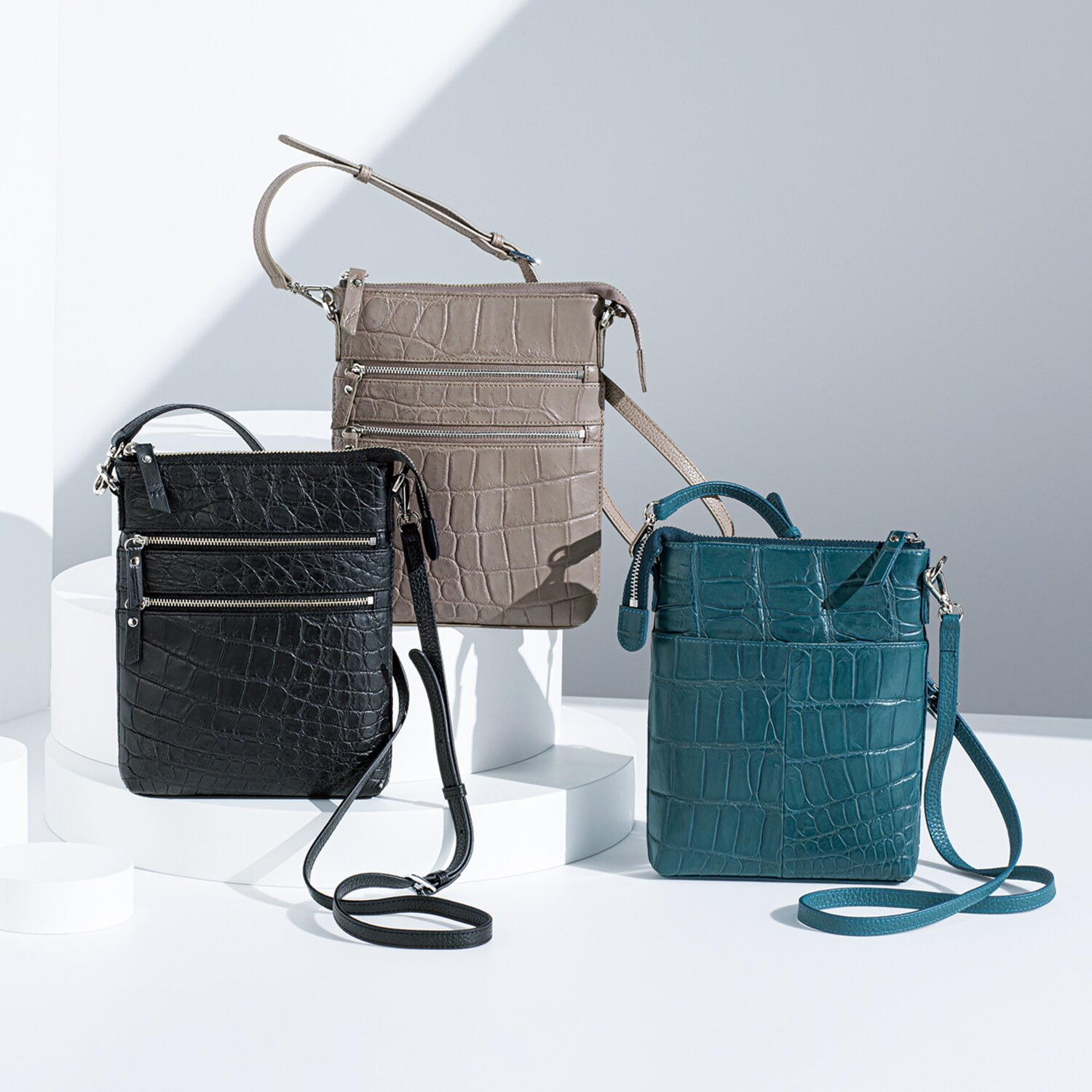 アルムコ マットクロコダイル マルチショルダーバッグ