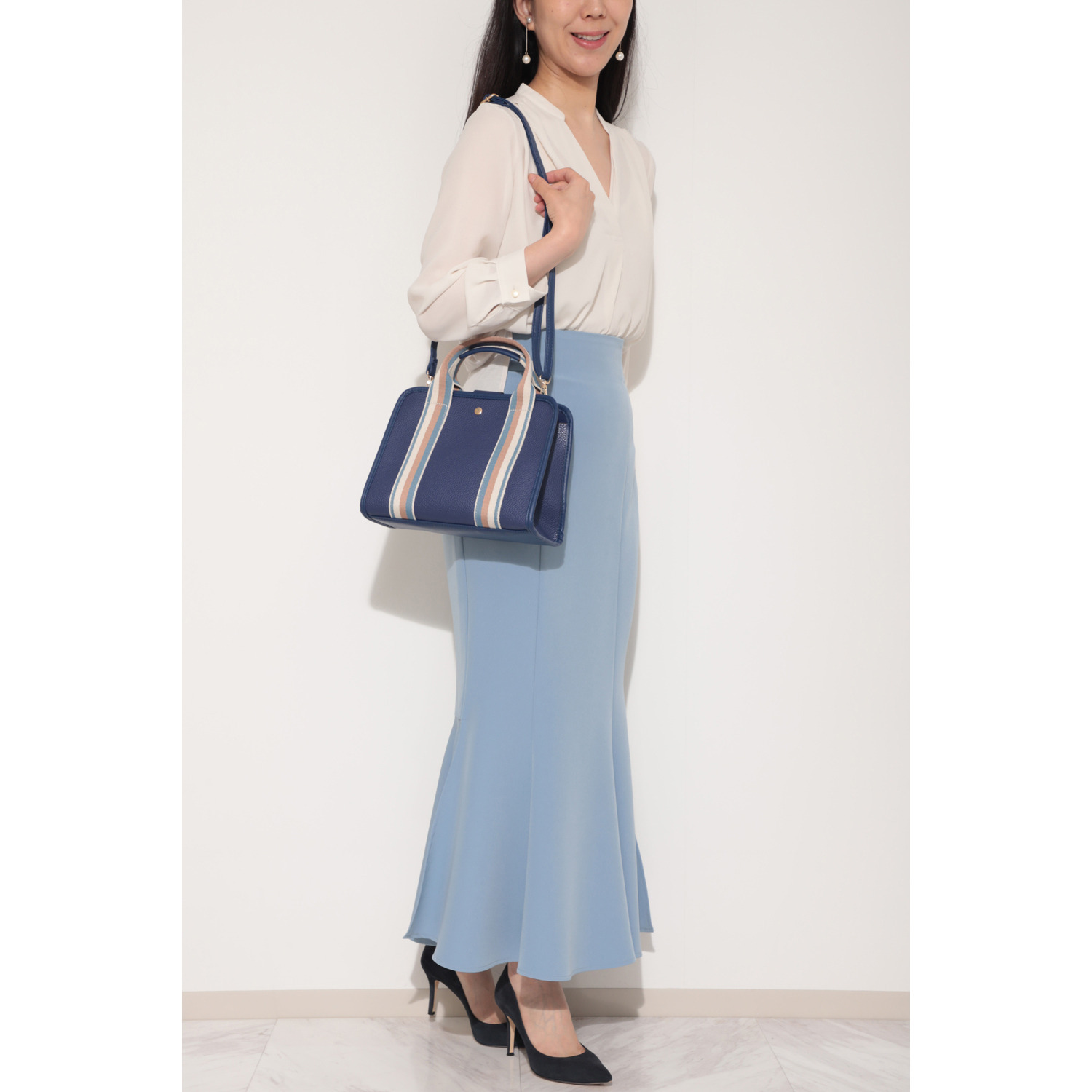 ラルジュ フェイクレザー テープアクセント ２ウェイトートバッグ