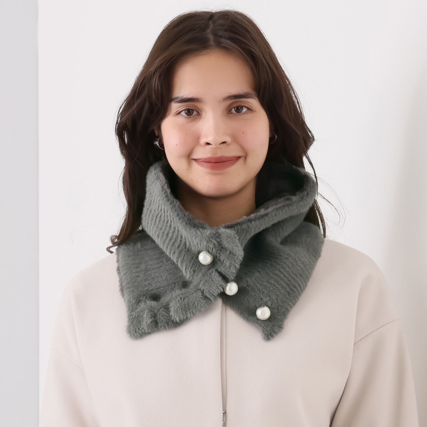 うらぽか パールビジュウ フリルネックウォーマー