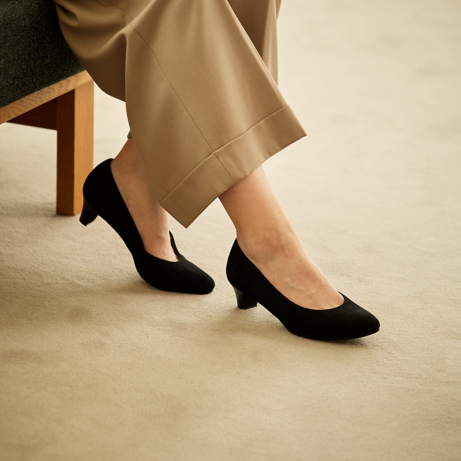 シェルシェエトワール メイドイン東京 はっ水 レザー柔らか仕立て ４ｃｍヒール あか抜けパンプス