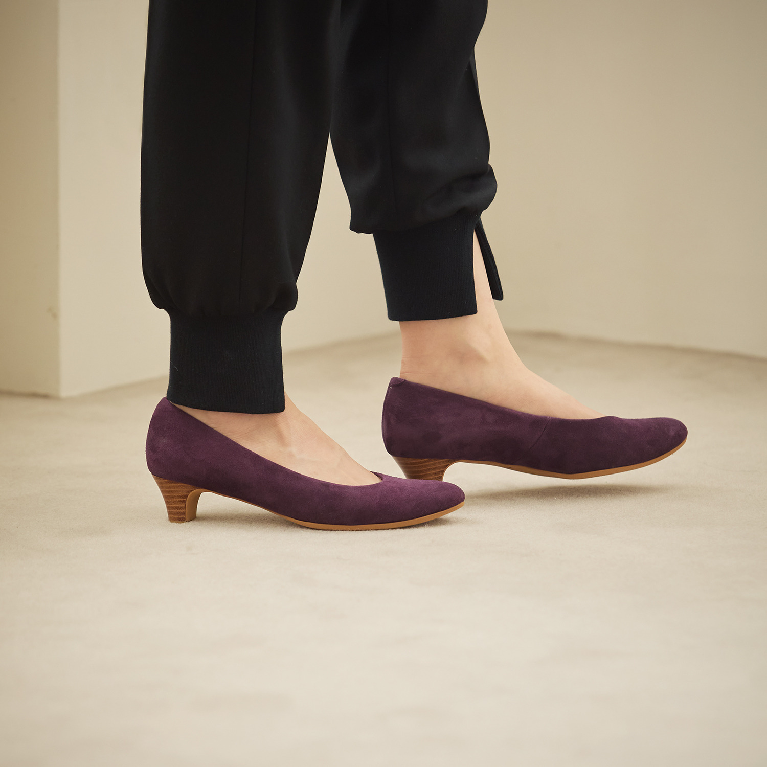 シェルシェエトワール メイドイン東京 はっ水 レザー柔らか仕立て ４ｃｍヒール あか抜けパンプス