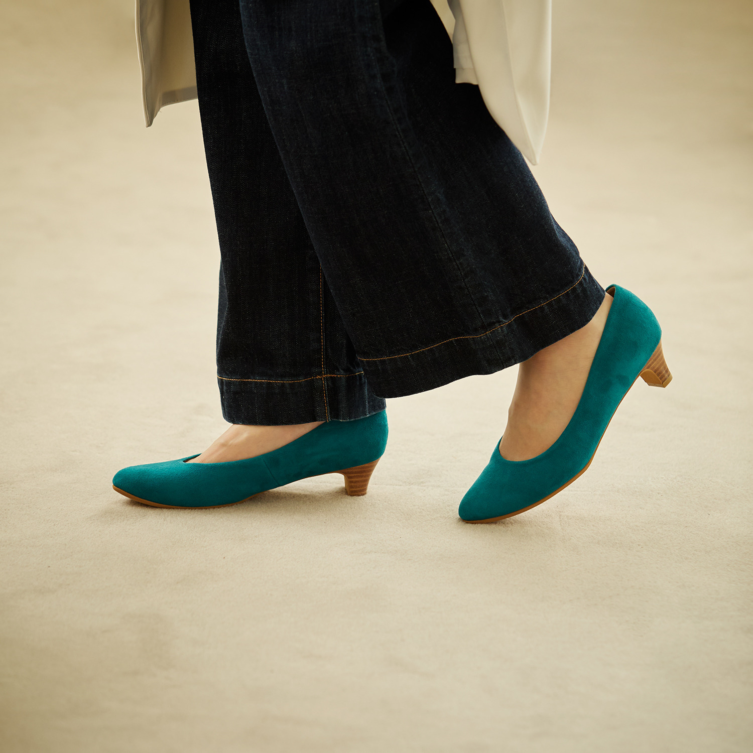 シェルシェエトワール メイドイン東京 はっ水 レザー柔らか仕立て ４ｃｍヒール あか抜けパンプス