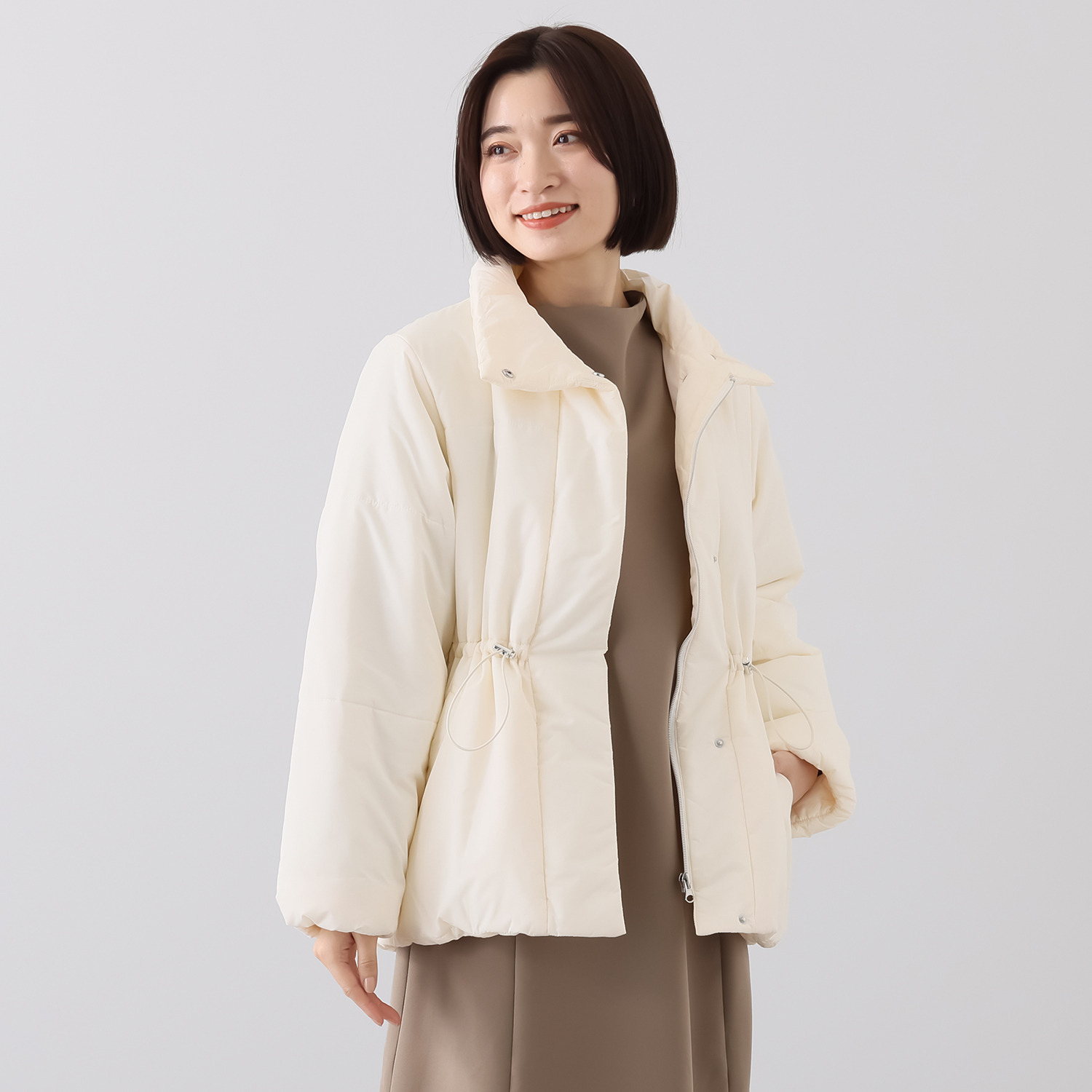 サーモア 暖かく、軽やか ミディアム丈 中綿キルティング ハイカラーコート