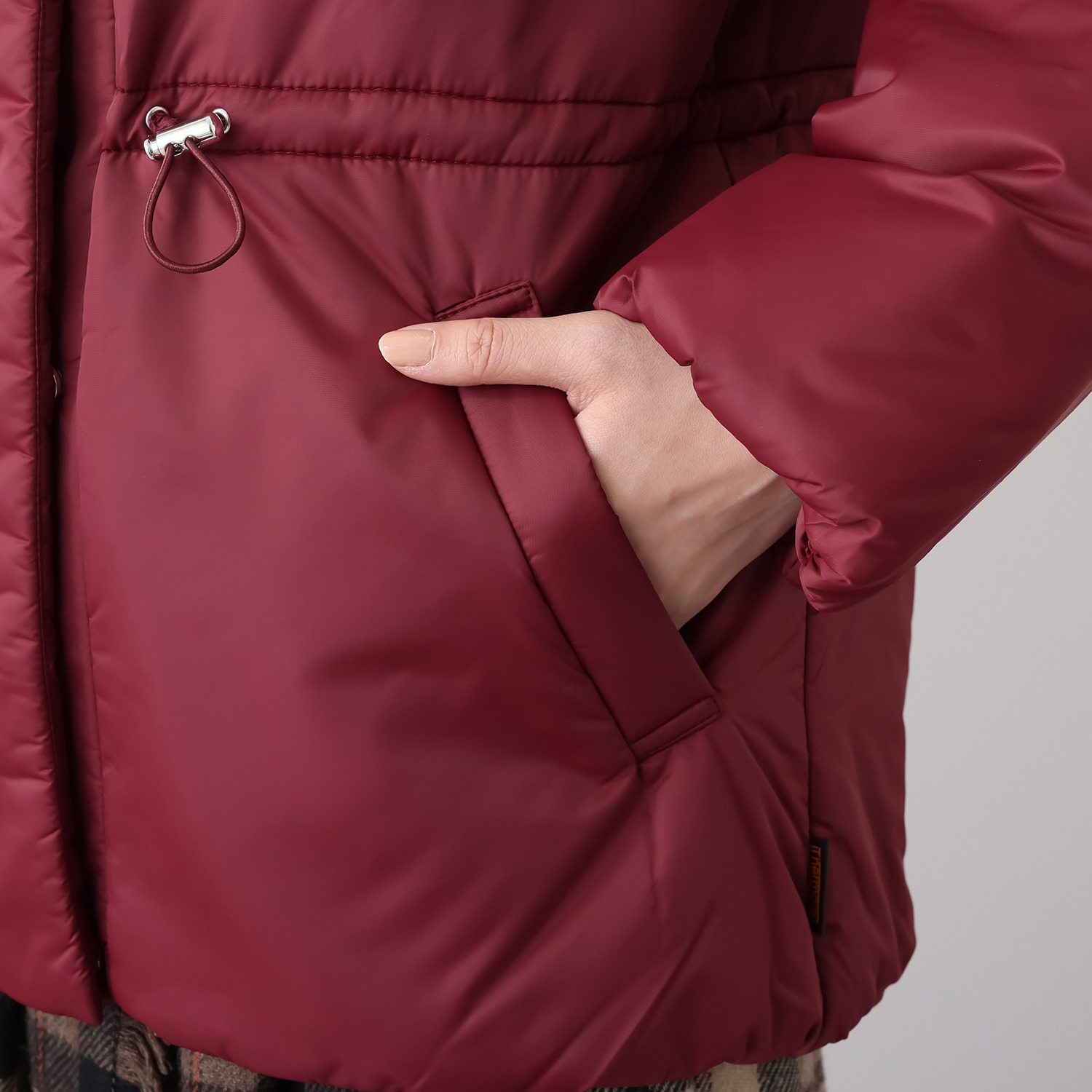 サーモア 暖かく、軽やか ミディアム丈 中綿キルティング ハイカラーコート