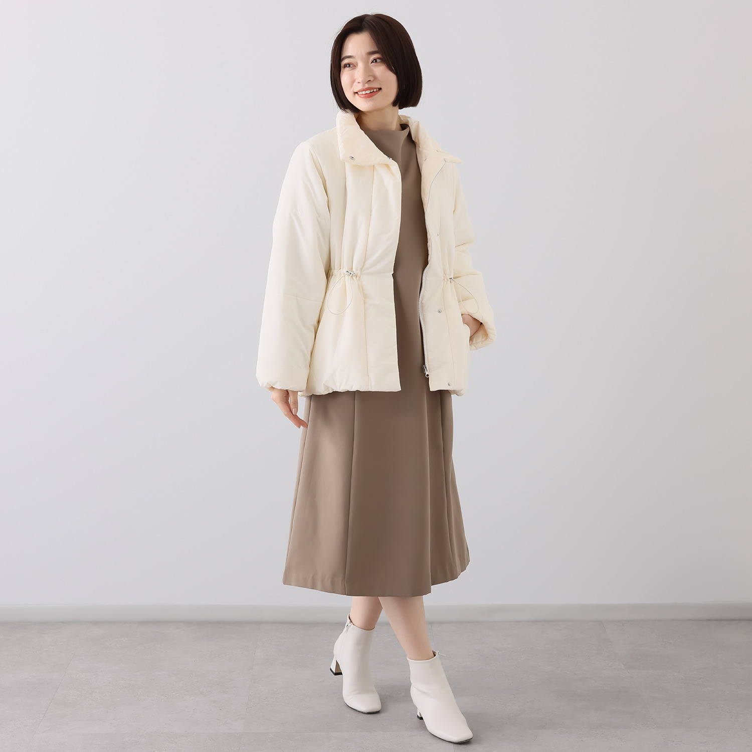 サーモア 暖かく、軽やか ミディアム丈 中綿キルティング ハイカラーコート