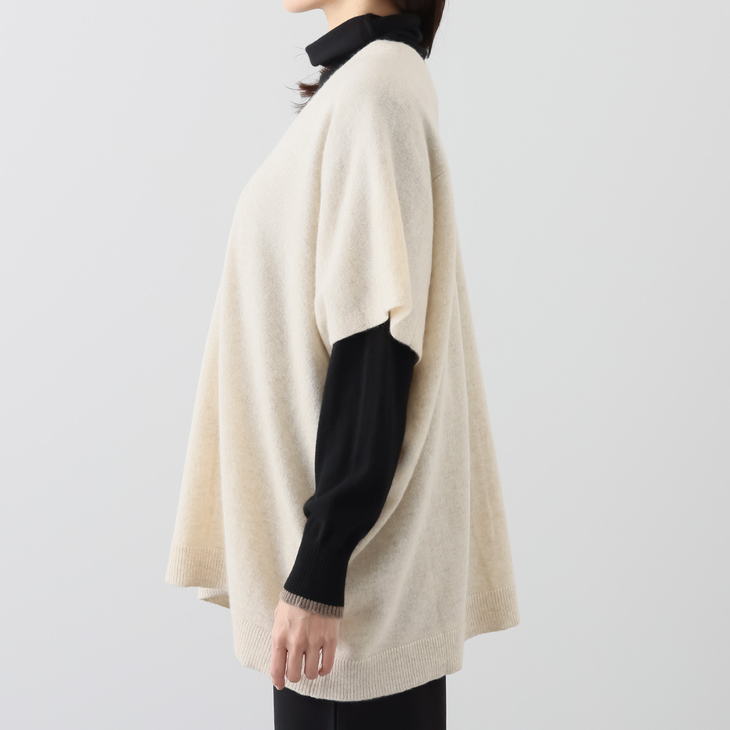 ナチュラム 内モンゴル産 カシミヤ１００％ シルエットが美しい ポンチョベスト