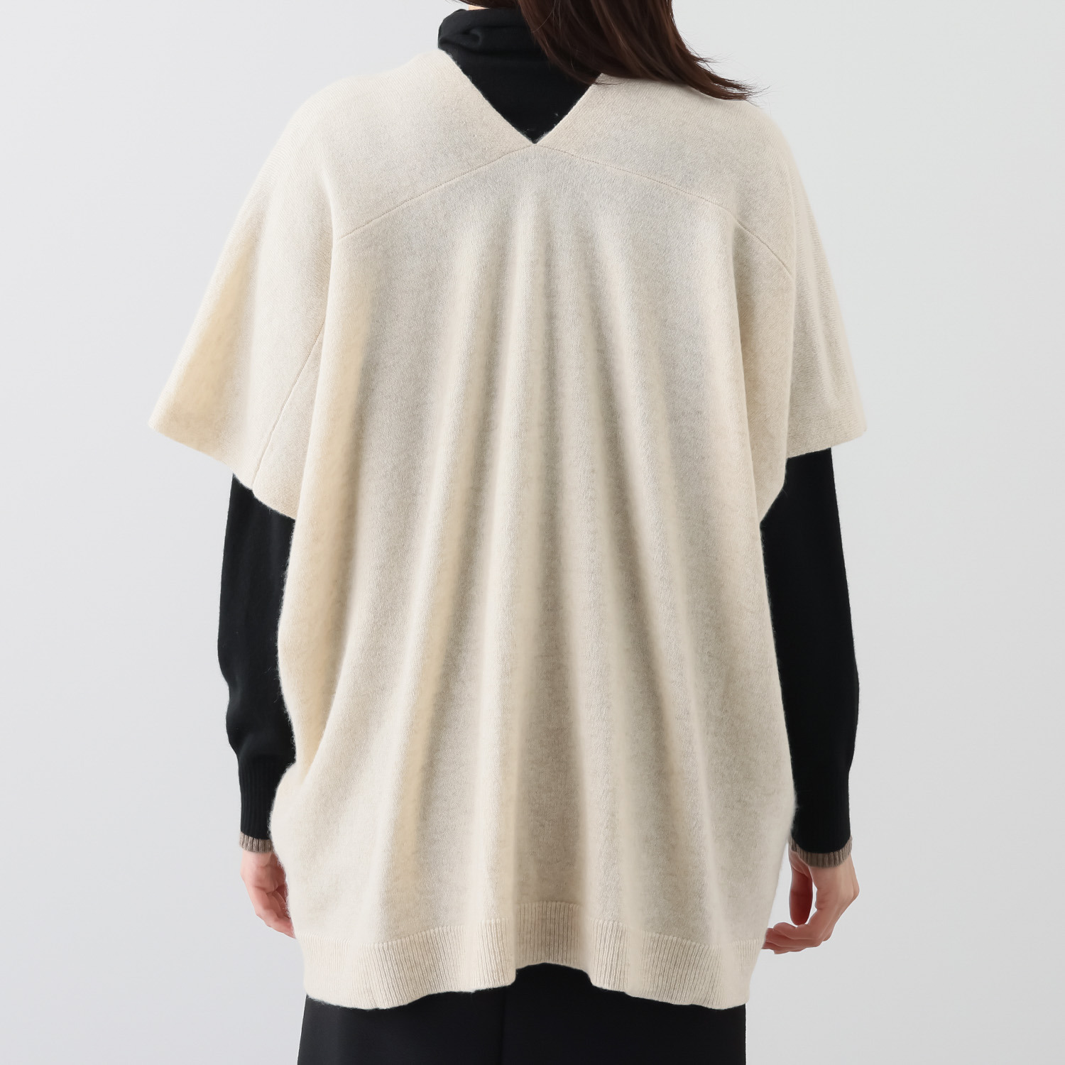 ナチュラム 内モンゴル産 カシミヤ１００％ シルエットが美しい ポンチョベスト