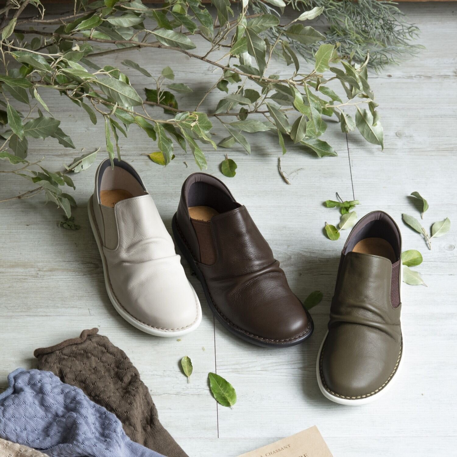 ミスキョウコ 日本製　牛革 ドレープデザイン サイドゴアスリッポン