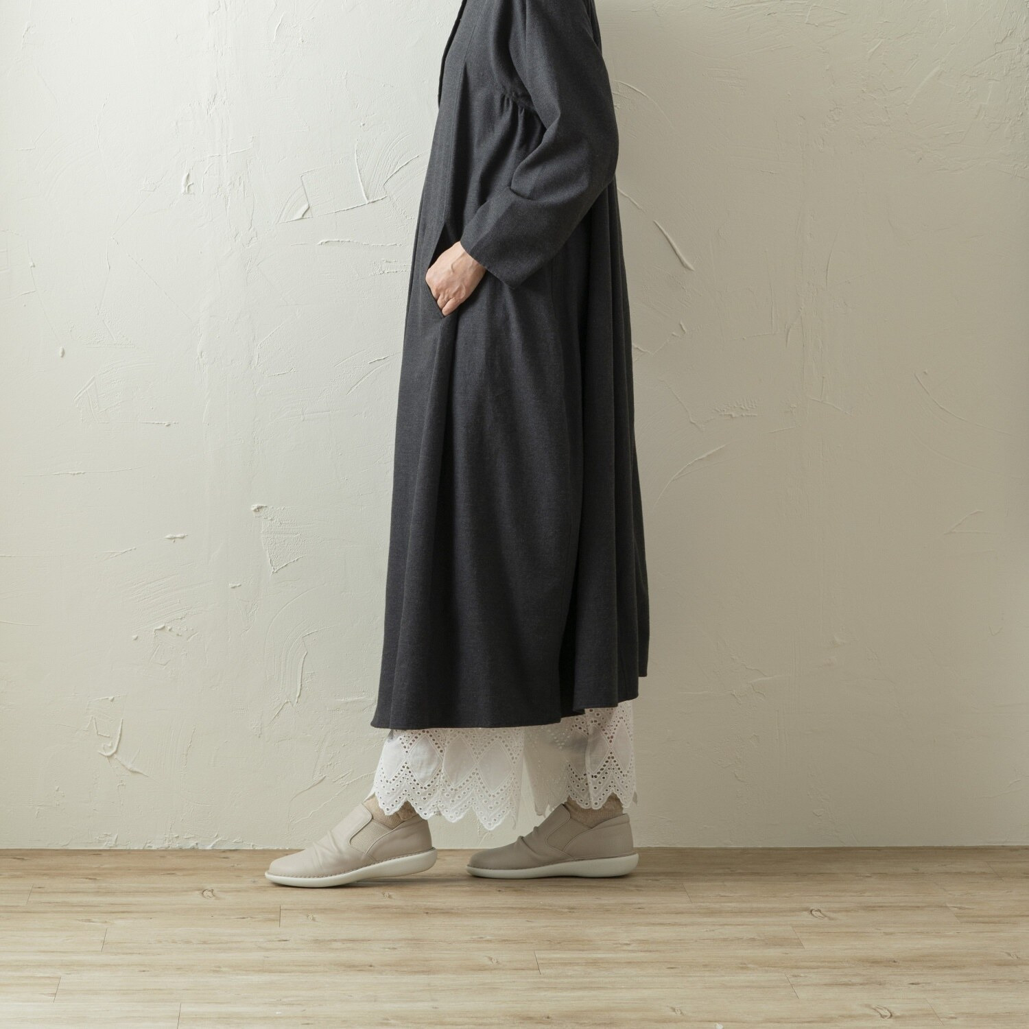 ミスキョウコ 日本製　牛革 ドレープデザイン サイドゴアスリッポン