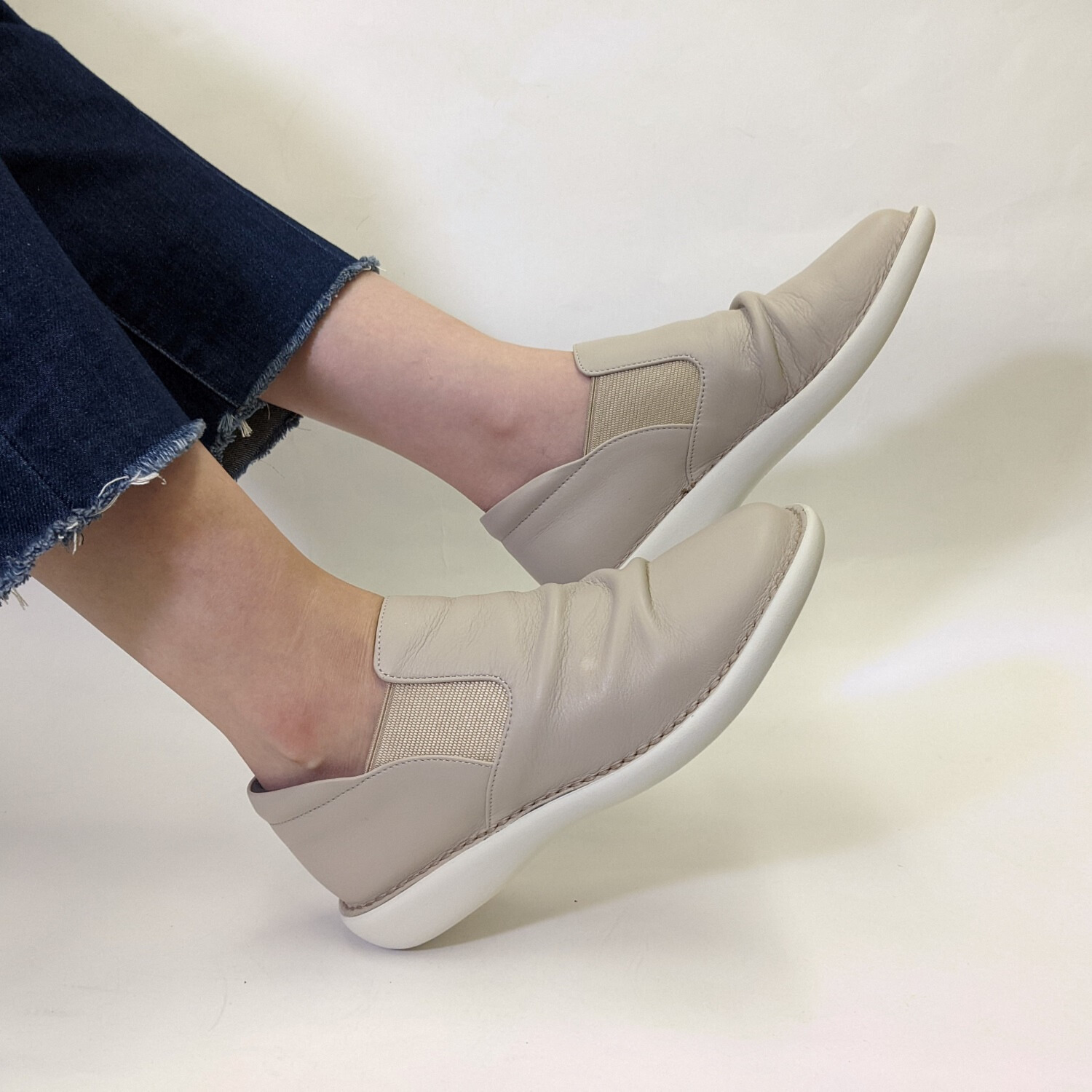 ミスキョウコ 日本製　牛革 ドレープデザイン サイドゴアスリッポン