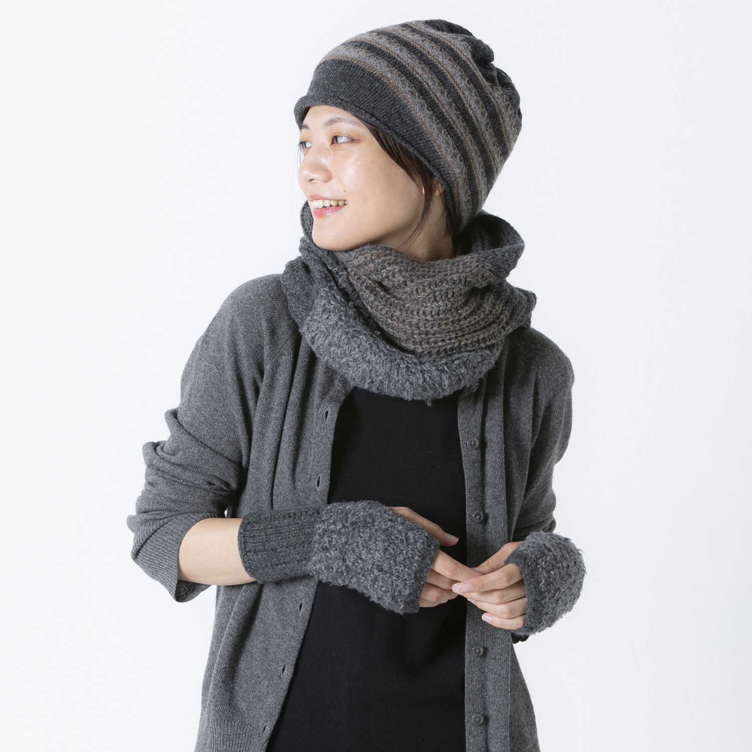 ベル・モード 日本製 タスマニアラムウール混 ファー加工アクセント アームウォーマー