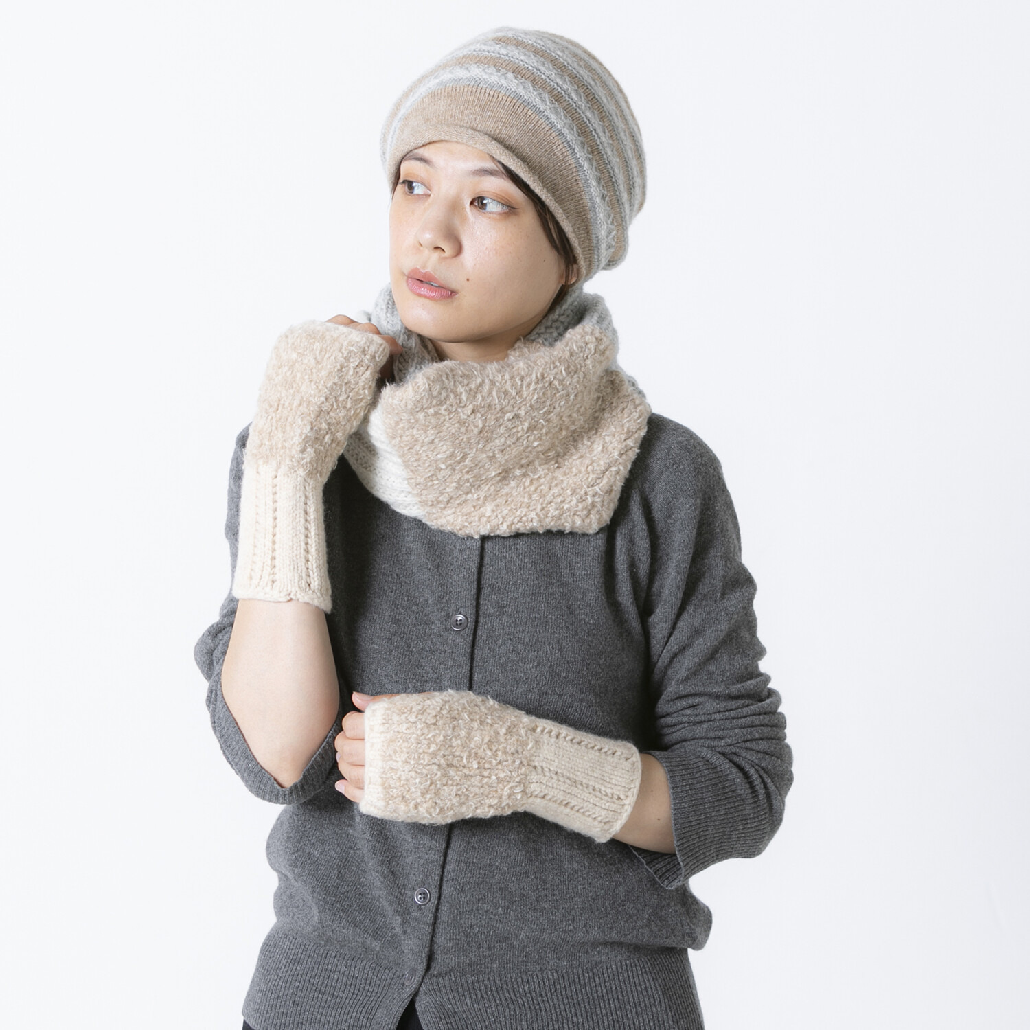 ベル・モード 日本製 タスマニアラムウール混 ファー加工アクセント アームウォーマー