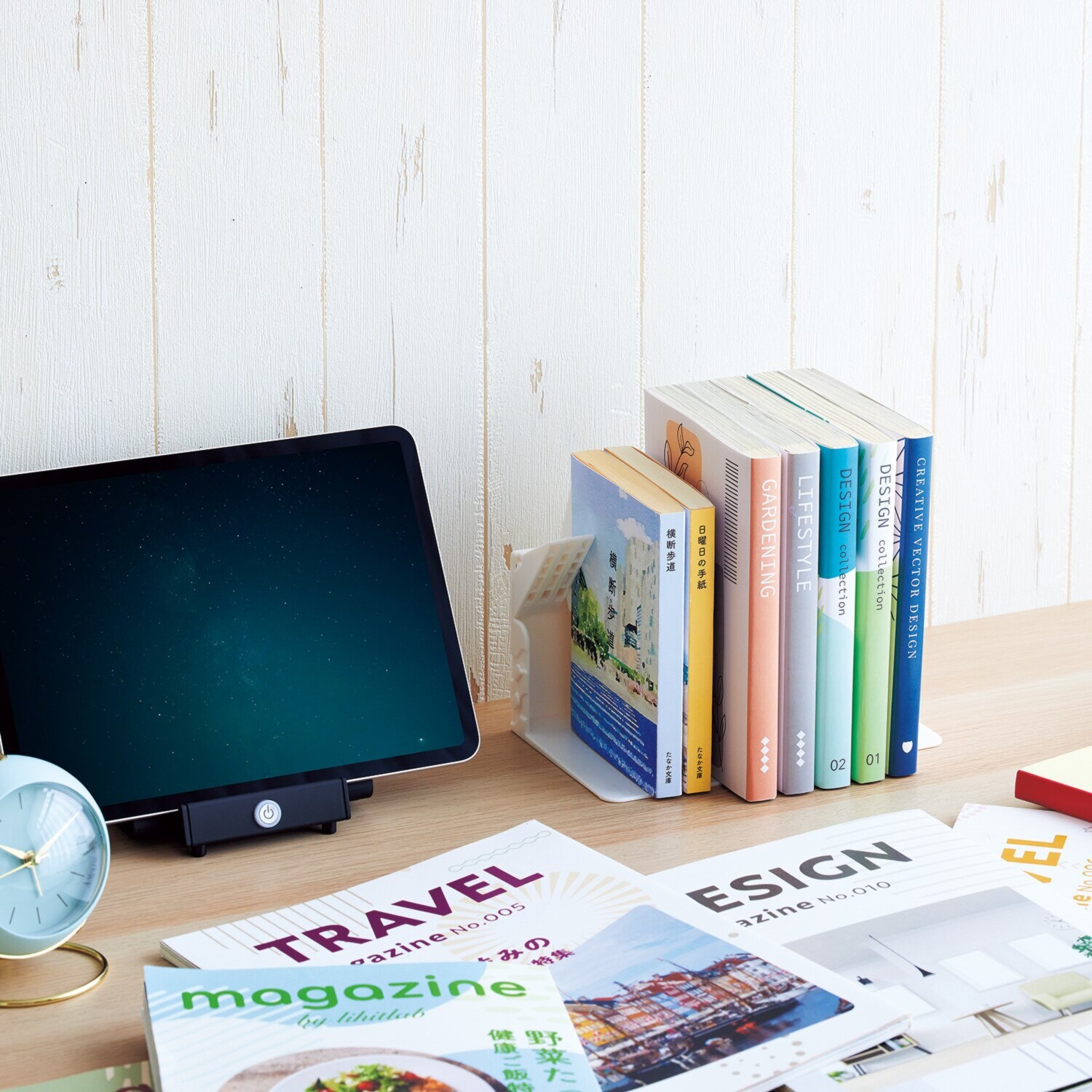 リヒトラブ １冊でも倒れない ブックスタンド 文庫本対応サイズ ２種４個セット