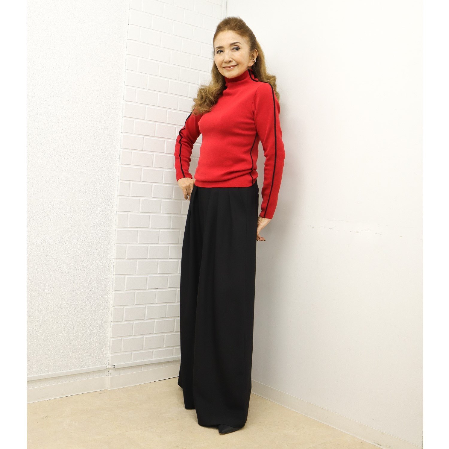 マダムヒロコ コントゥールライン入り ボトルネック ニットプルオーバー