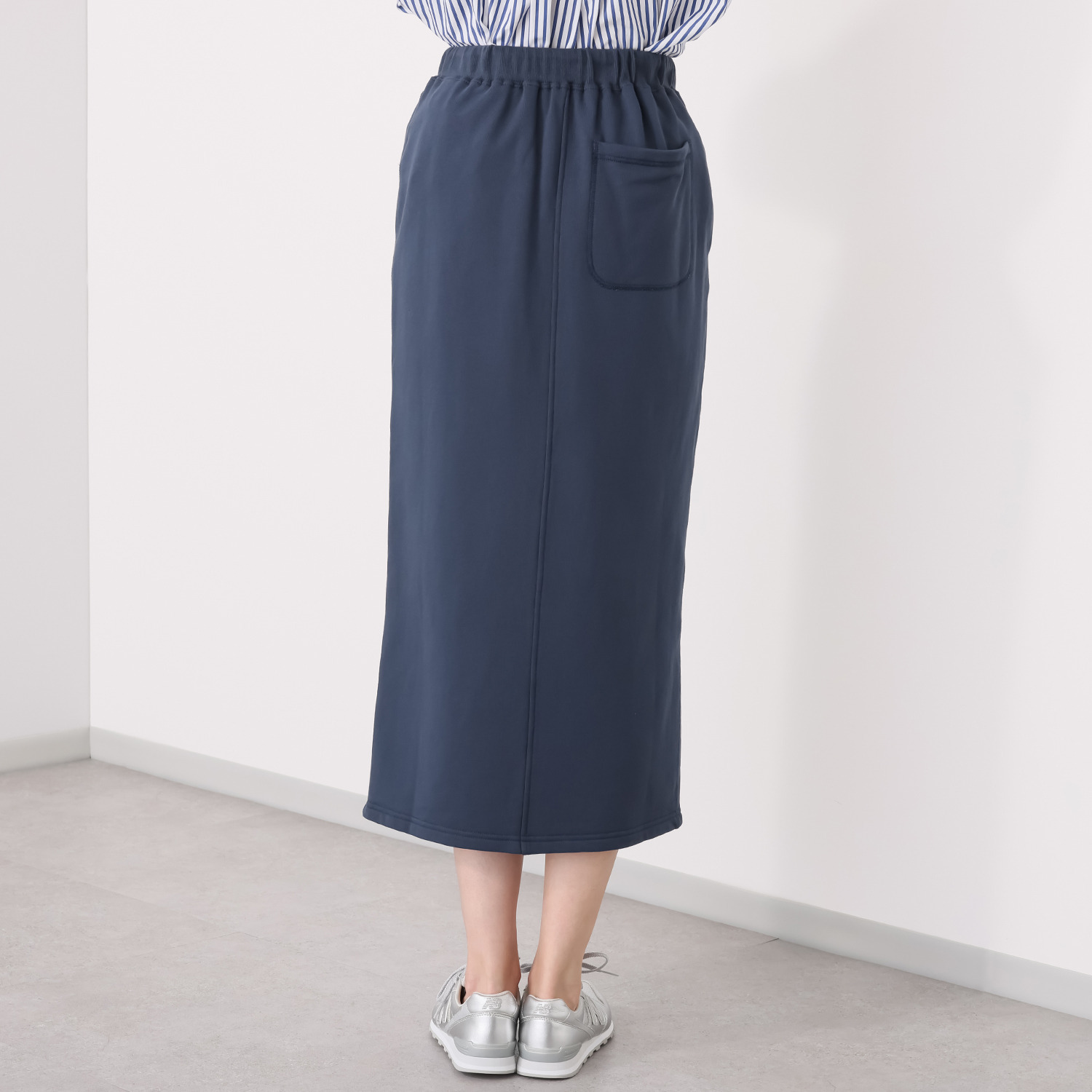 ラソエヌサーティスリー ディグリーズ 裏毛 ロゴ刺しゅうアクセント タイトスカート