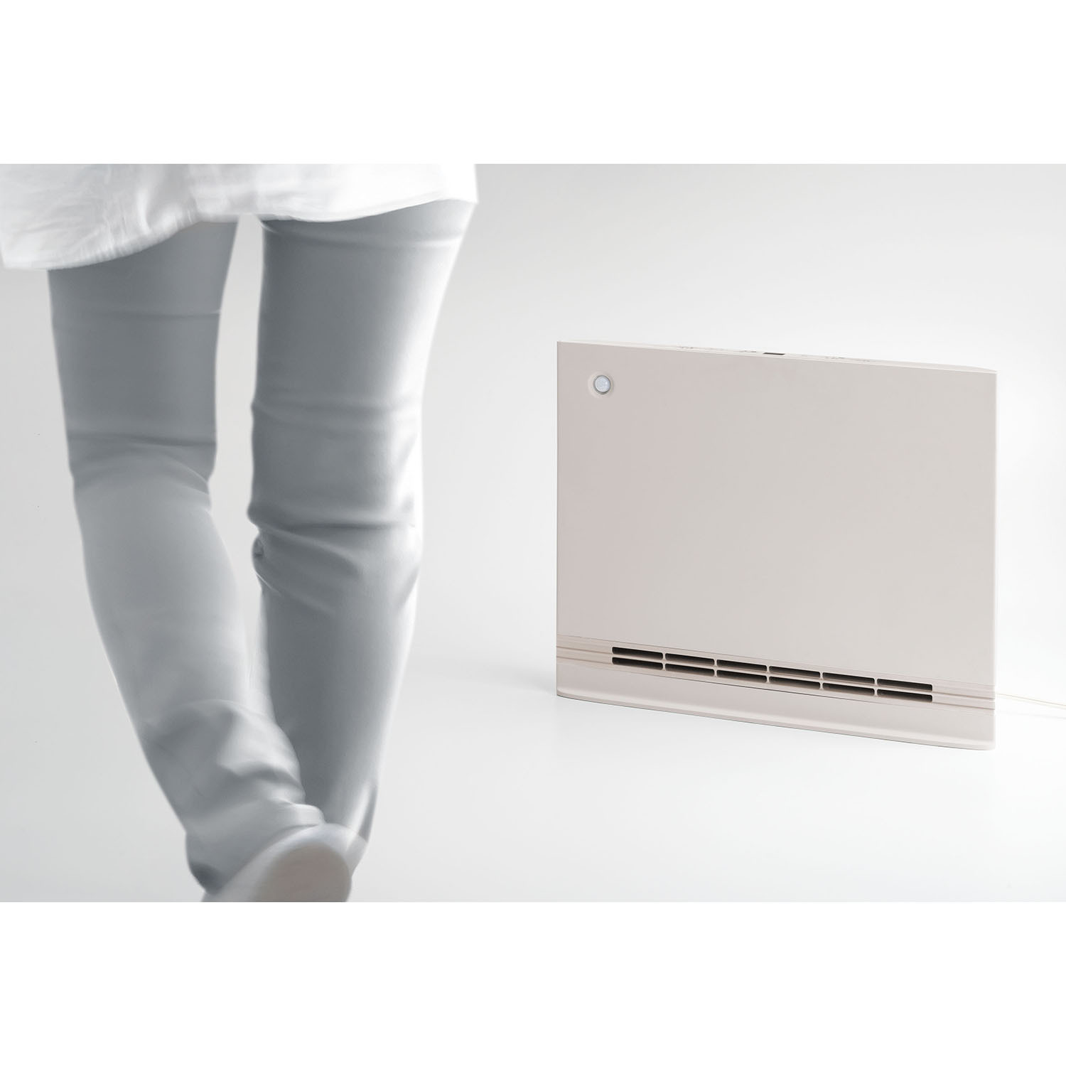 スリーアップ 節電／室温センサー付き 薄型設計なのに大風量 パネルセラミックヒーター スマートスリム ヒートワイド ＣＨ−Ｔ２４９７